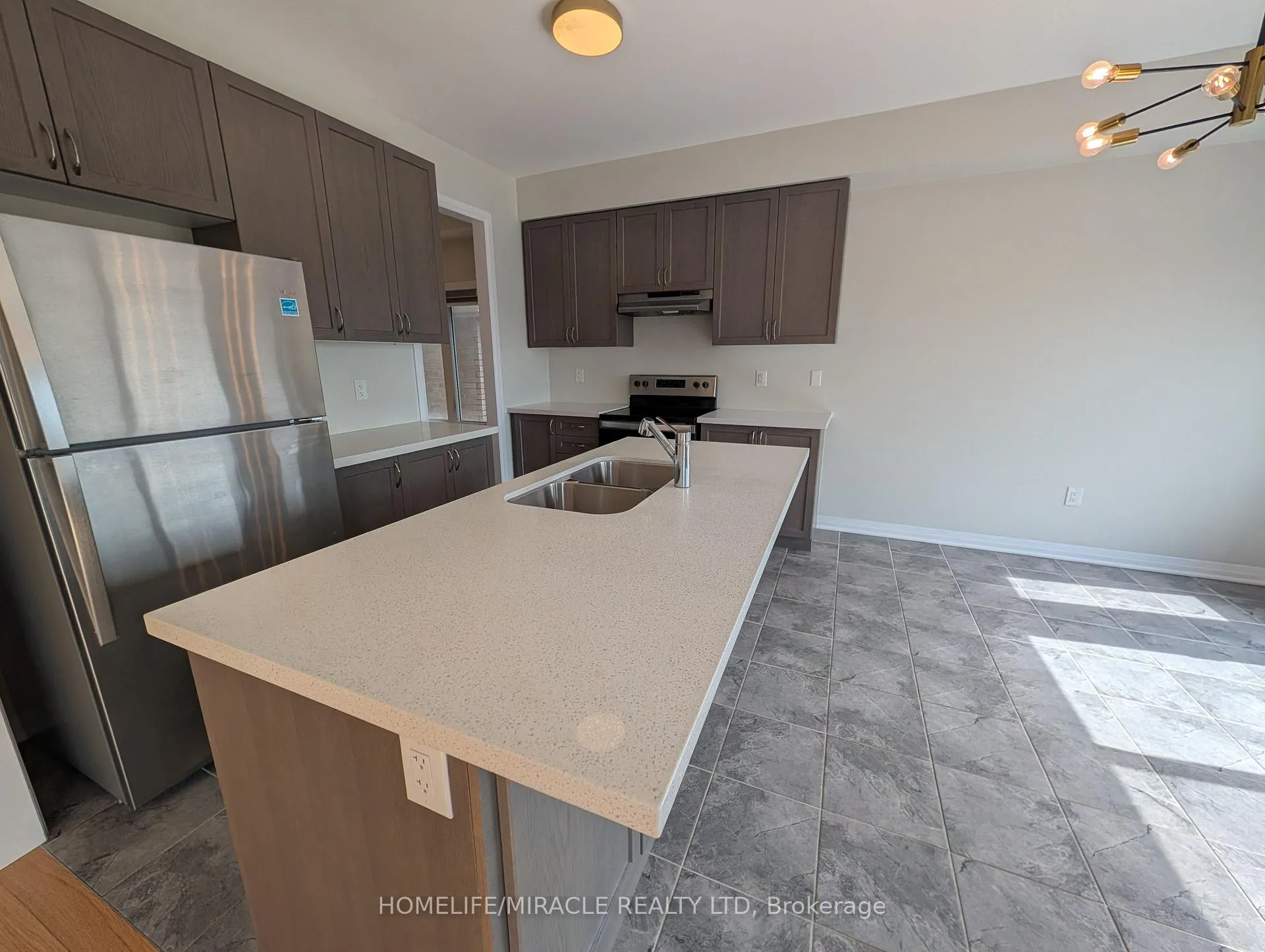Photo 8 of 1285 Broderick Street, Innisfil, Rural Innisfil — HOMEH