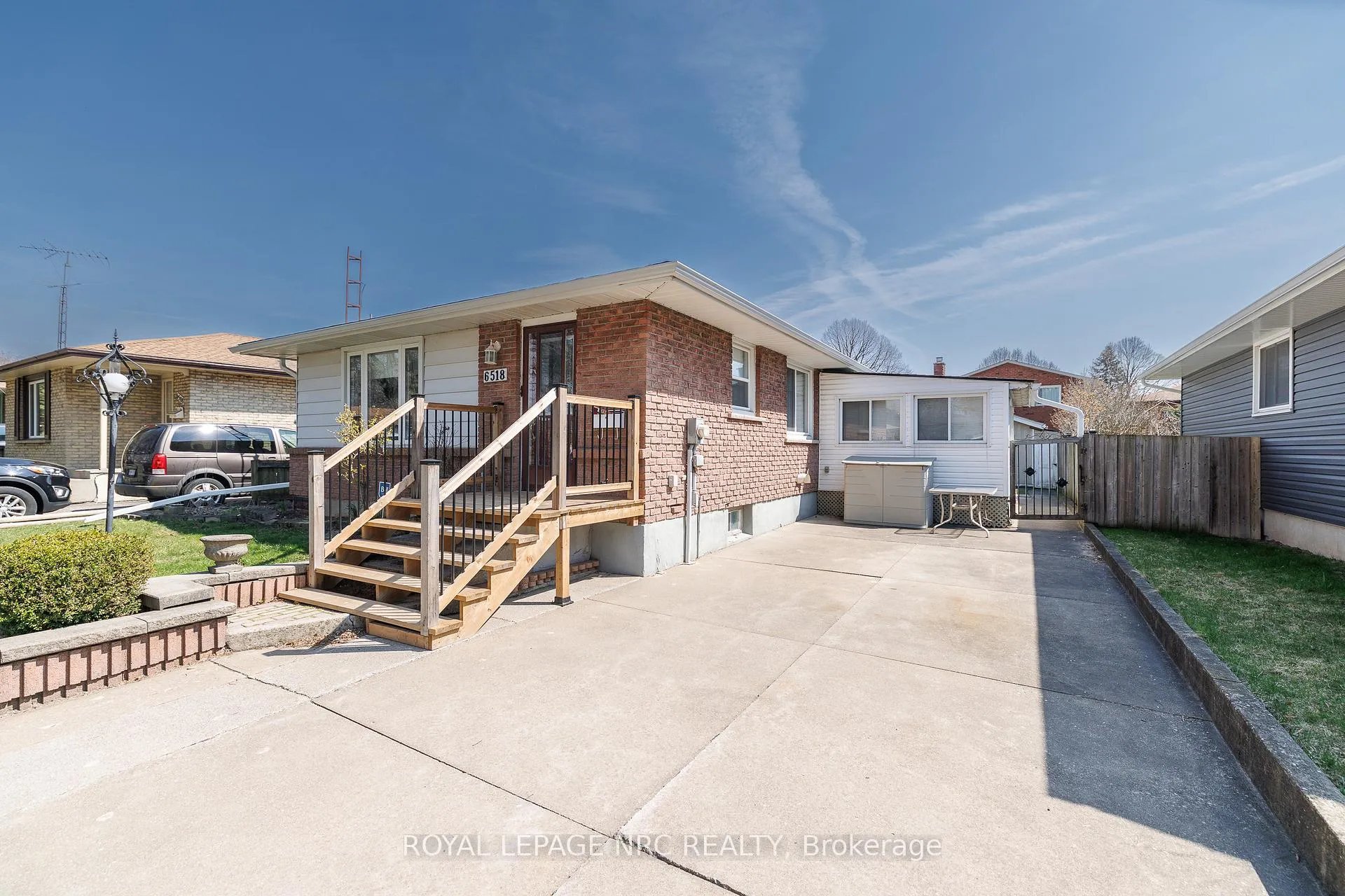 Photo 7 of 6518 Harmony Avenue, Niagara Falls, West Wood — HOMEH
