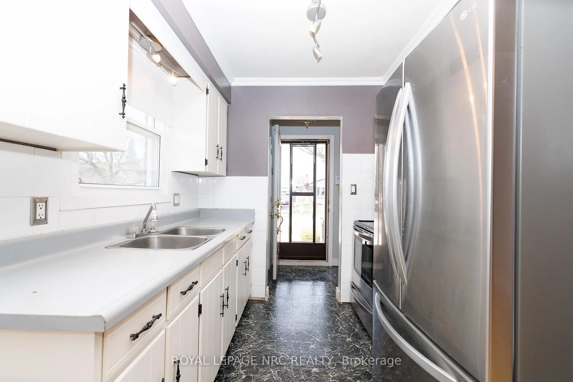 Photo 11 of 6518 Harmony Avenue, Niagara Falls, West Wood — HOMEH