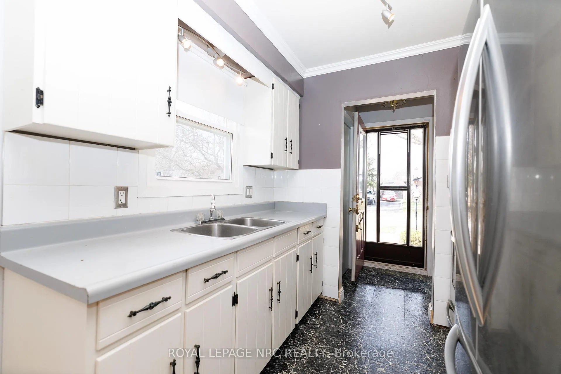 Photo 12 of 6518 Harmony Avenue, Niagara Falls, West Wood — HOMEH