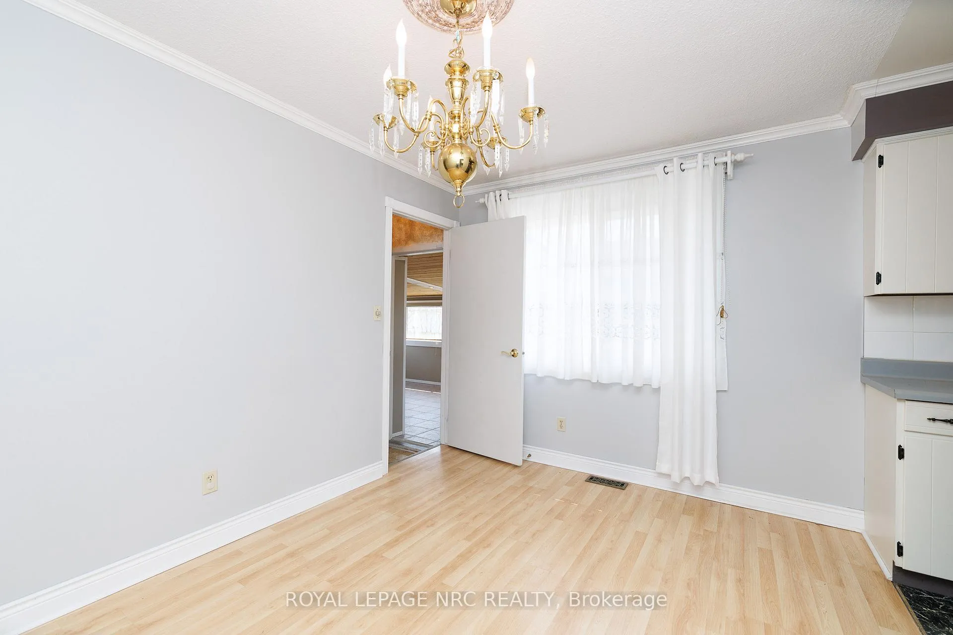 Photo 14 of 6518 Harmony Avenue, Niagara Falls, West Wood — HOMEH