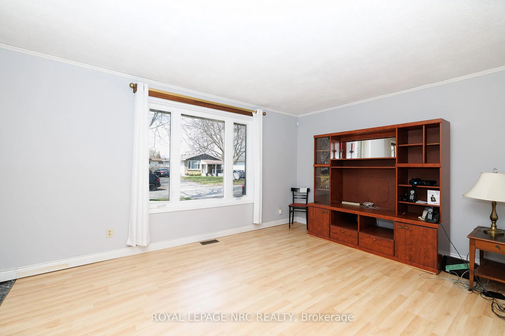 Photo 17 of 6518 Harmony Avenue, Niagara Falls, West Wood — HOMEH