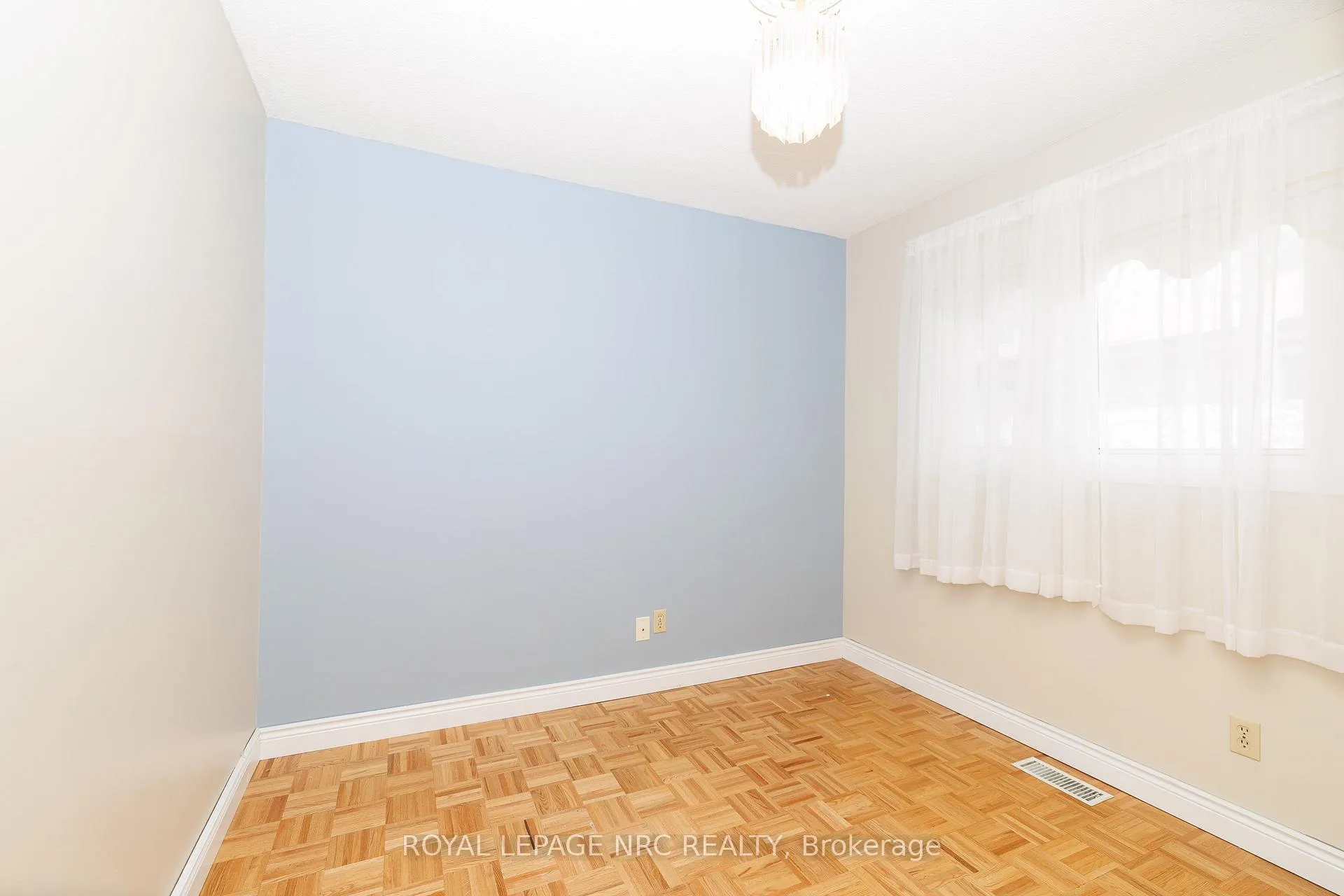 Photo 21 of 6518 Harmony Avenue, Niagara Falls, West Wood — HOMEH
