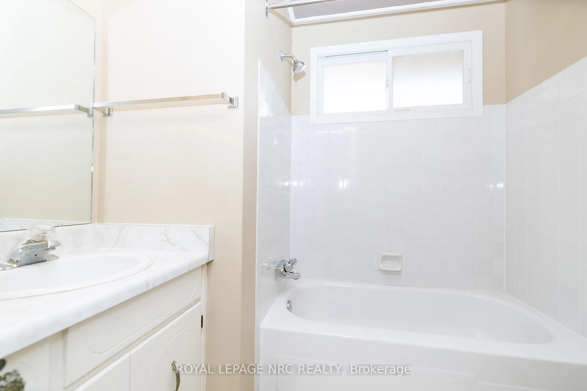 Photo 23 of 6518 Harmony Avenue, Niagara Falls, West Wood — HOMEH