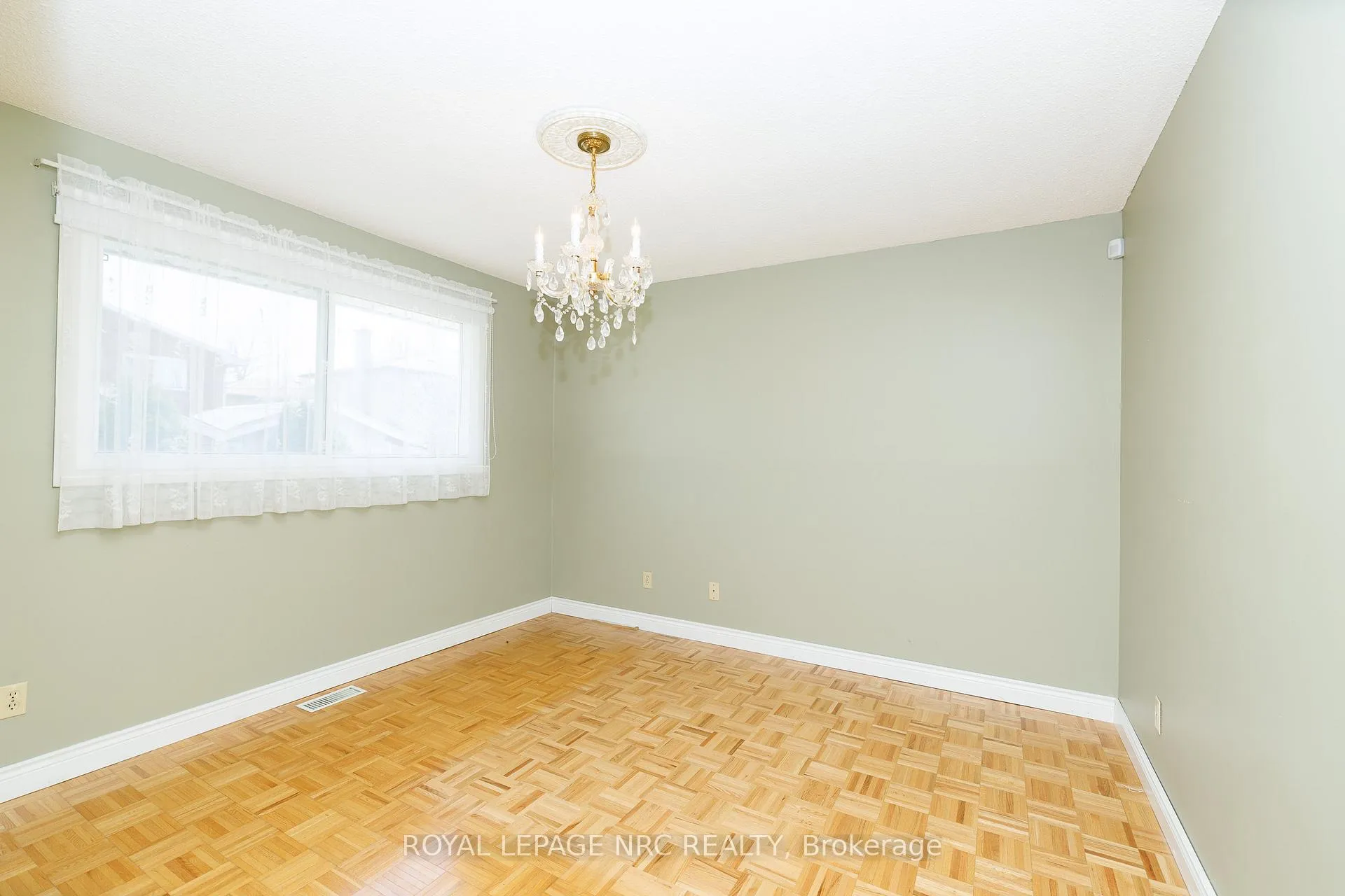 Photo 28 of 6518 Harmony Avenue, Niagara Falls, West Wood — HOMEH