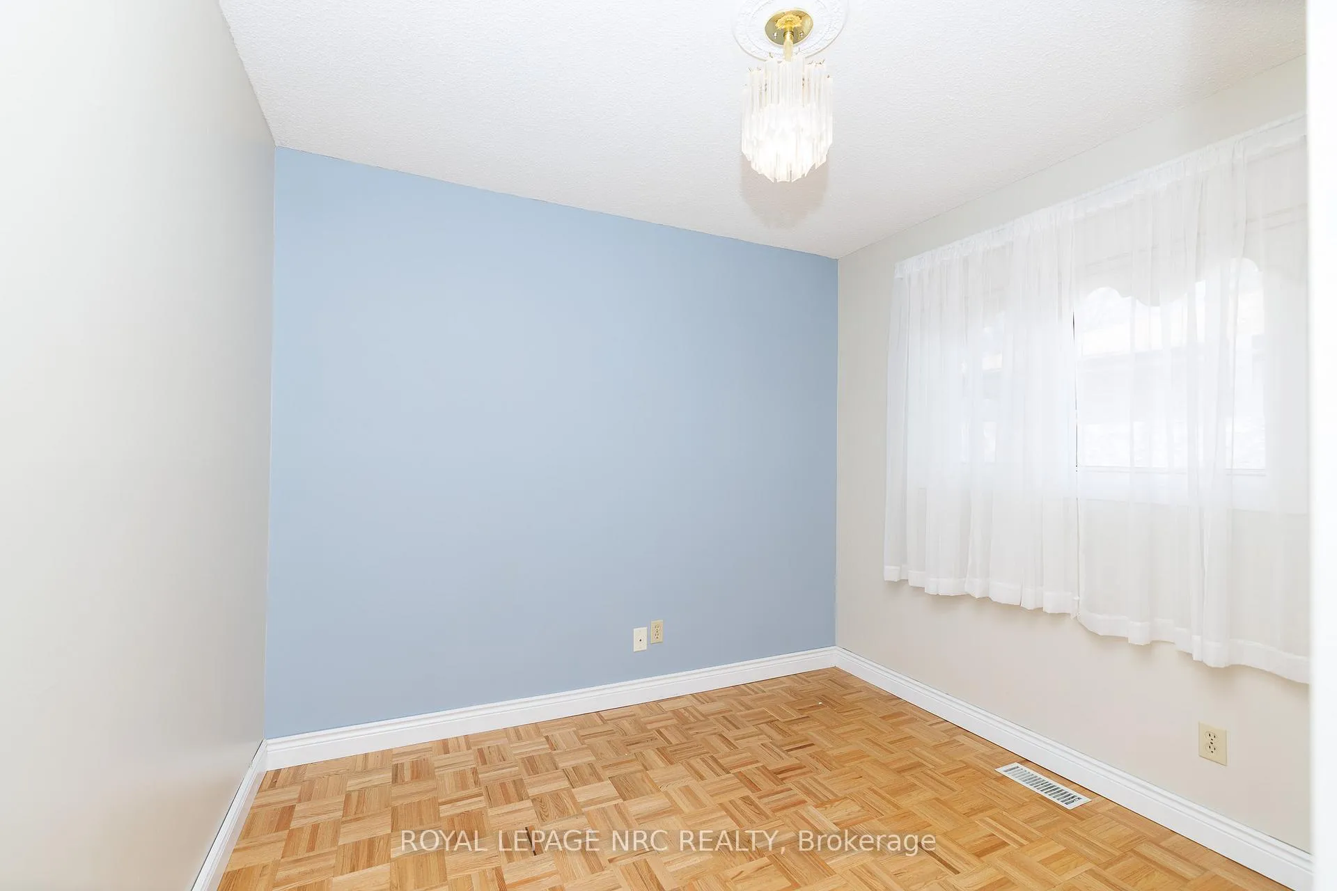 Photo 30 of 6518 Harmony Avenue, Niagara Falls, West Wood — HOMEH