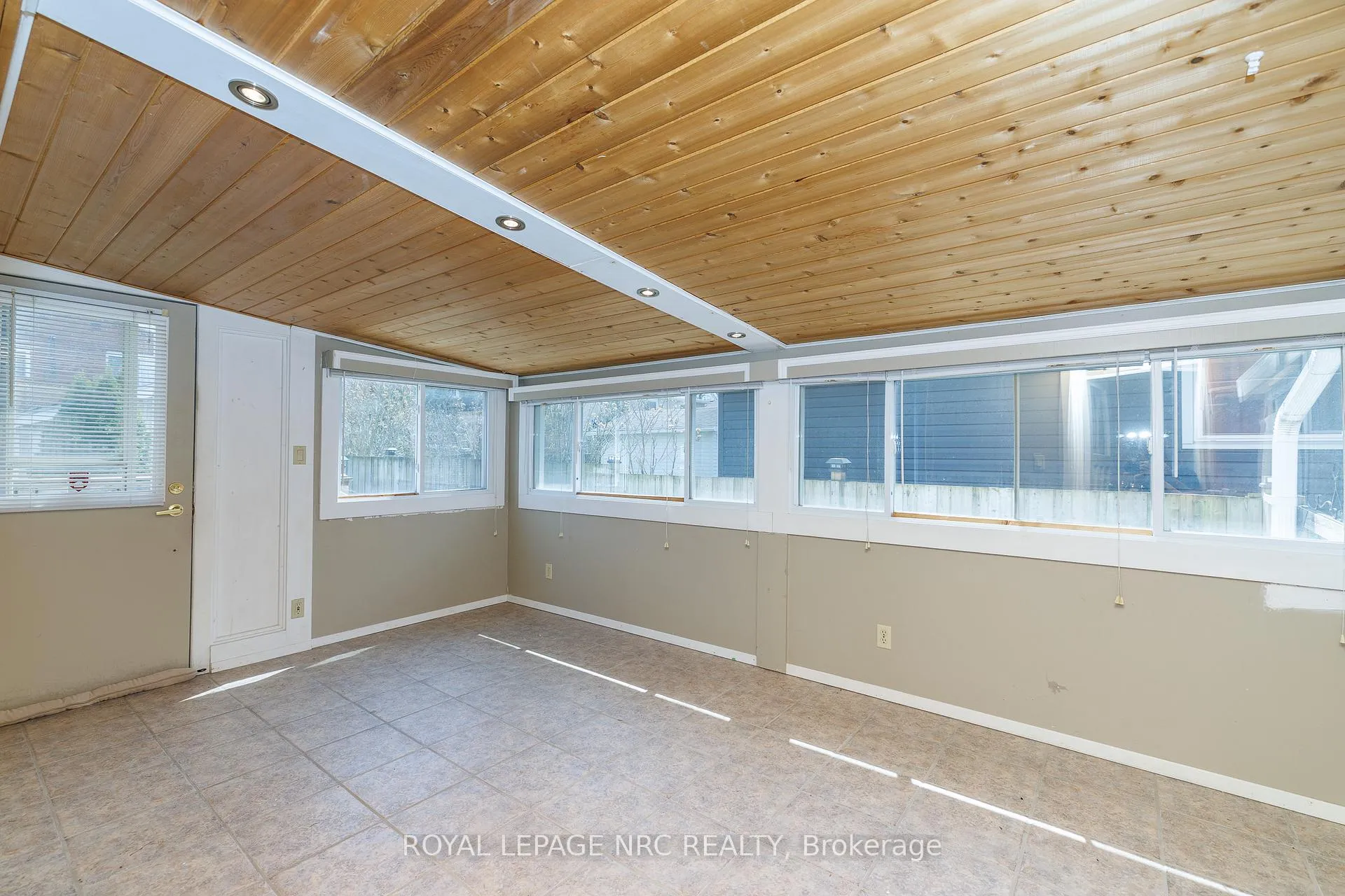 Photo 35 of 6518 Harmony Avenue, Niagara Falls, West Wood — HOMEH
