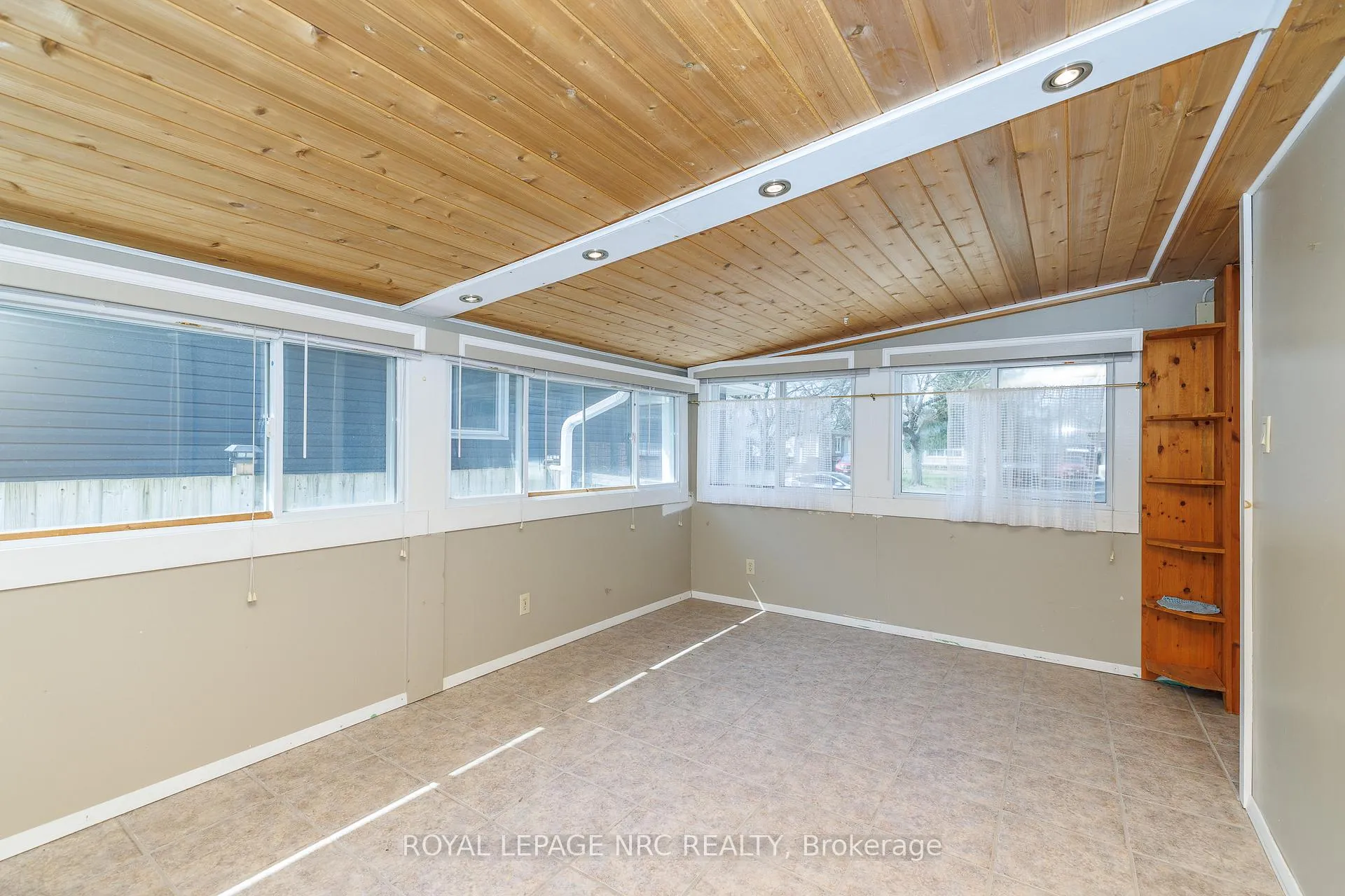 Photo 37 of 6518 Harmony Avenue, Niagara Falls, West Wood — HOMEH
