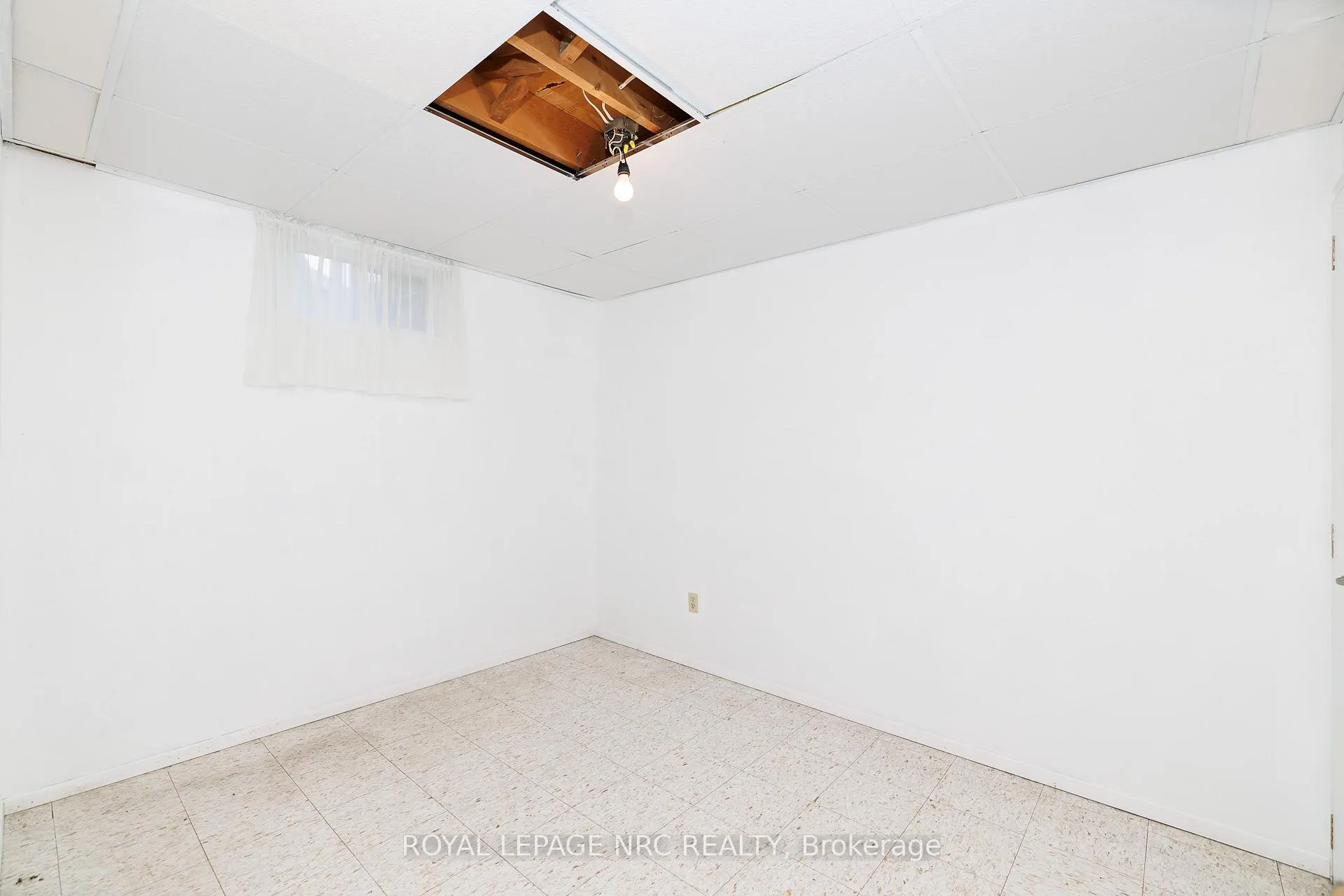 Photo 38 of 6518 Harmony Avenue, Niagara Falls, West Wood — HOMEH