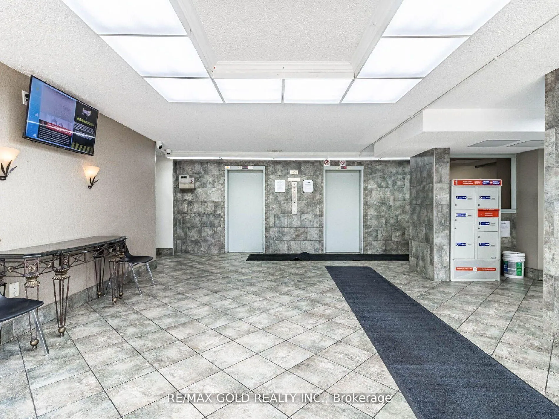 Photo 3 of Unit 404, 18 Knightsbridge Road, Brampton, Queen Street Corridor — HOMEH