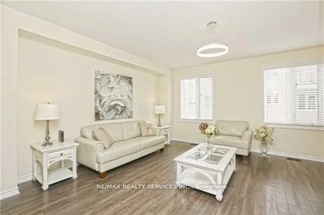 Photo 2 of 10 Rabbit Run Way, Brampton, Heart Lake East — HOMEH