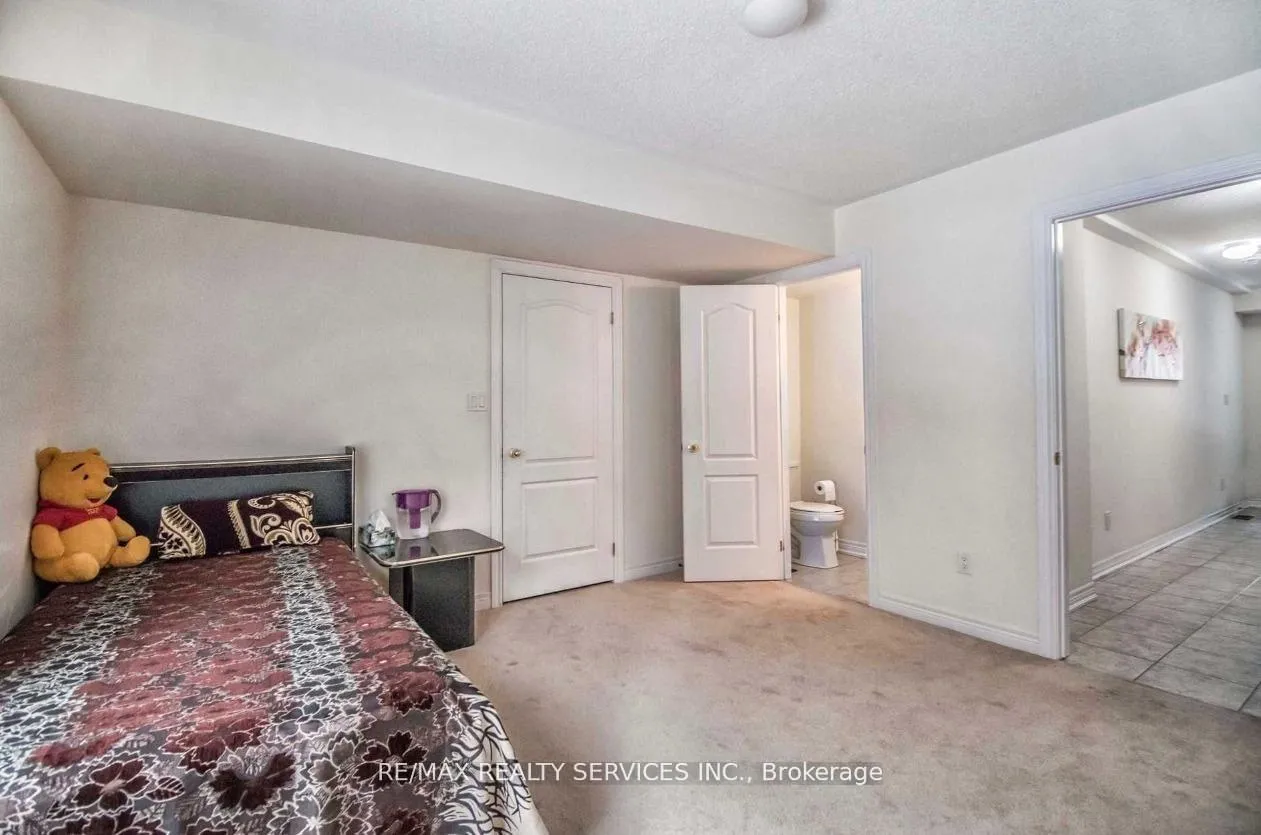 Photo 4 of 10 Rabbit Run Way, Brampton, Heart Lake East — HOMEH