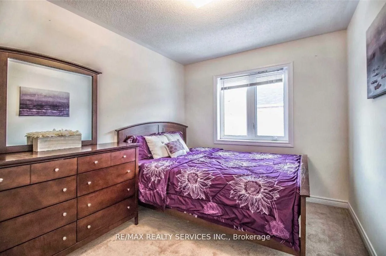 Photo 6 of 10 Rabbit Run Way, Brampton, Heart Lake East — HOMEH