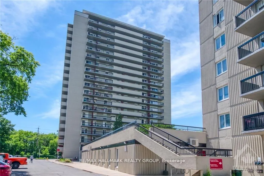 Front of Unit 302, 158C Mcarthur Avenue