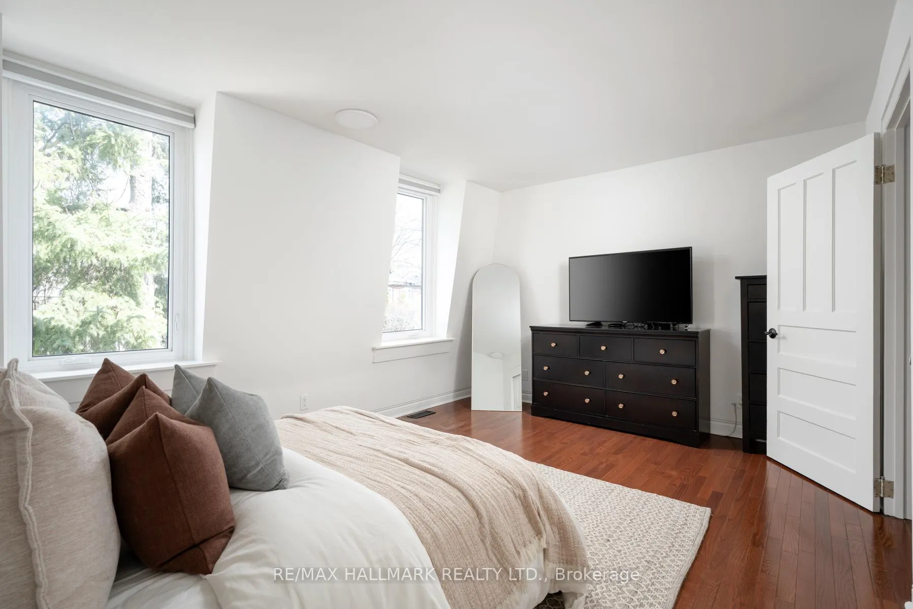 Photo 34 of 619 Balliol Street, Toronto, Mount Pleasant East — HOMEH