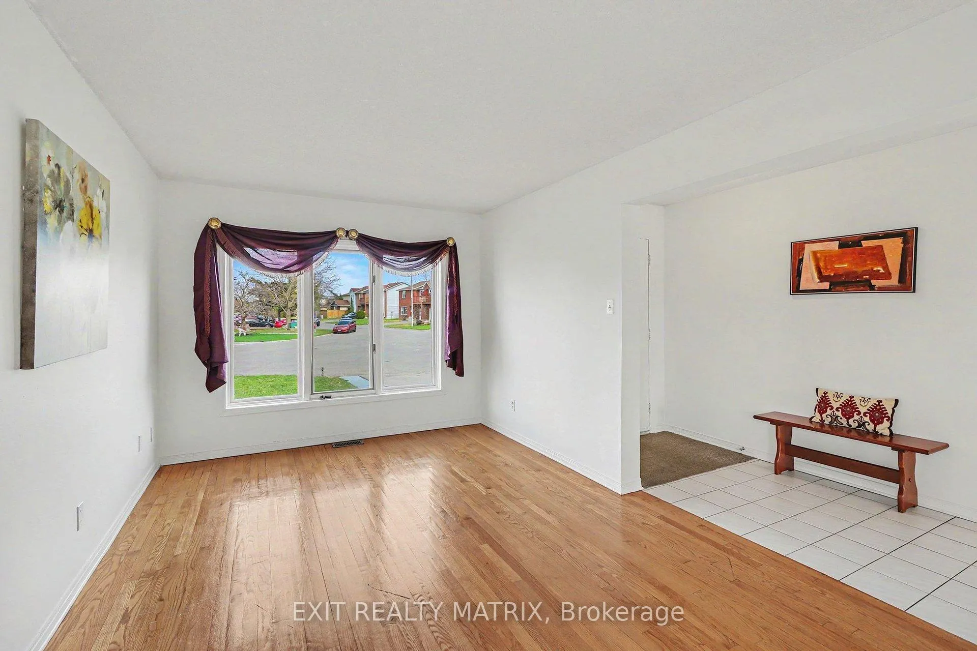 Photo 4 of 2829 Gothwood Place, Ottawa, Sawmill Creek/Timbermill — HOMEH