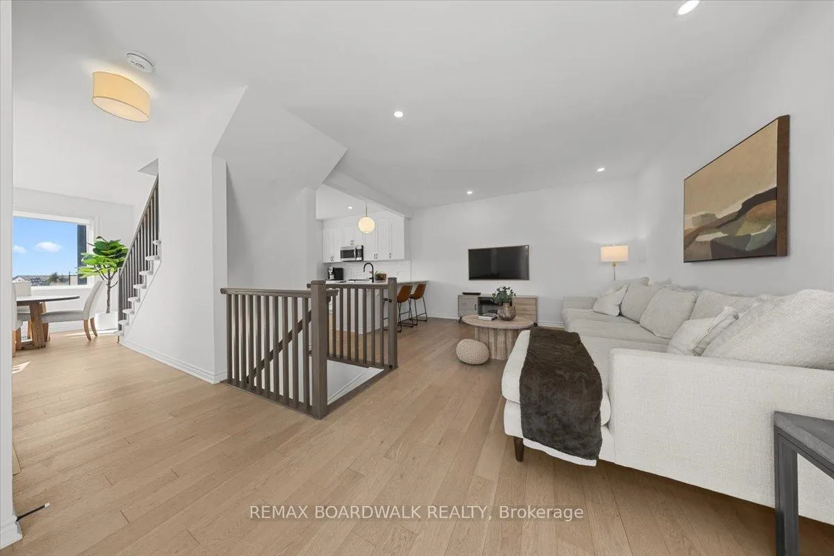 Photo 7 of 829 Kiniw Private, Ottawa, CFB Rockcliffe and Area — HOMEH