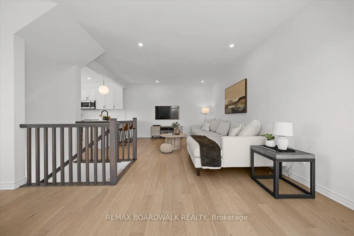 Photo 8 of 829 Kiniw Private, Ottawa, CFB Rockcliffe and Area — HOMEH