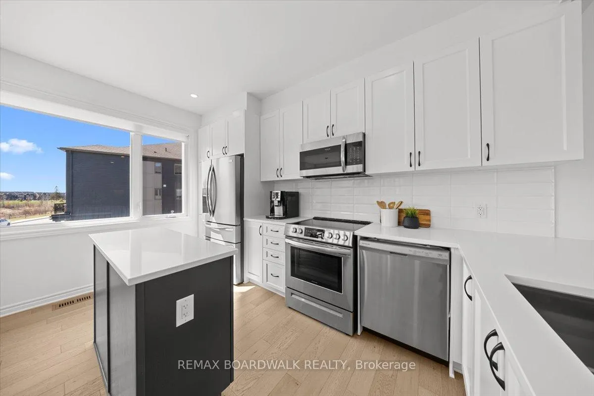 Photo 20 of 829 Kiniw Private, Ottawa, CFB Rockcliffe and Area — HOMEH
