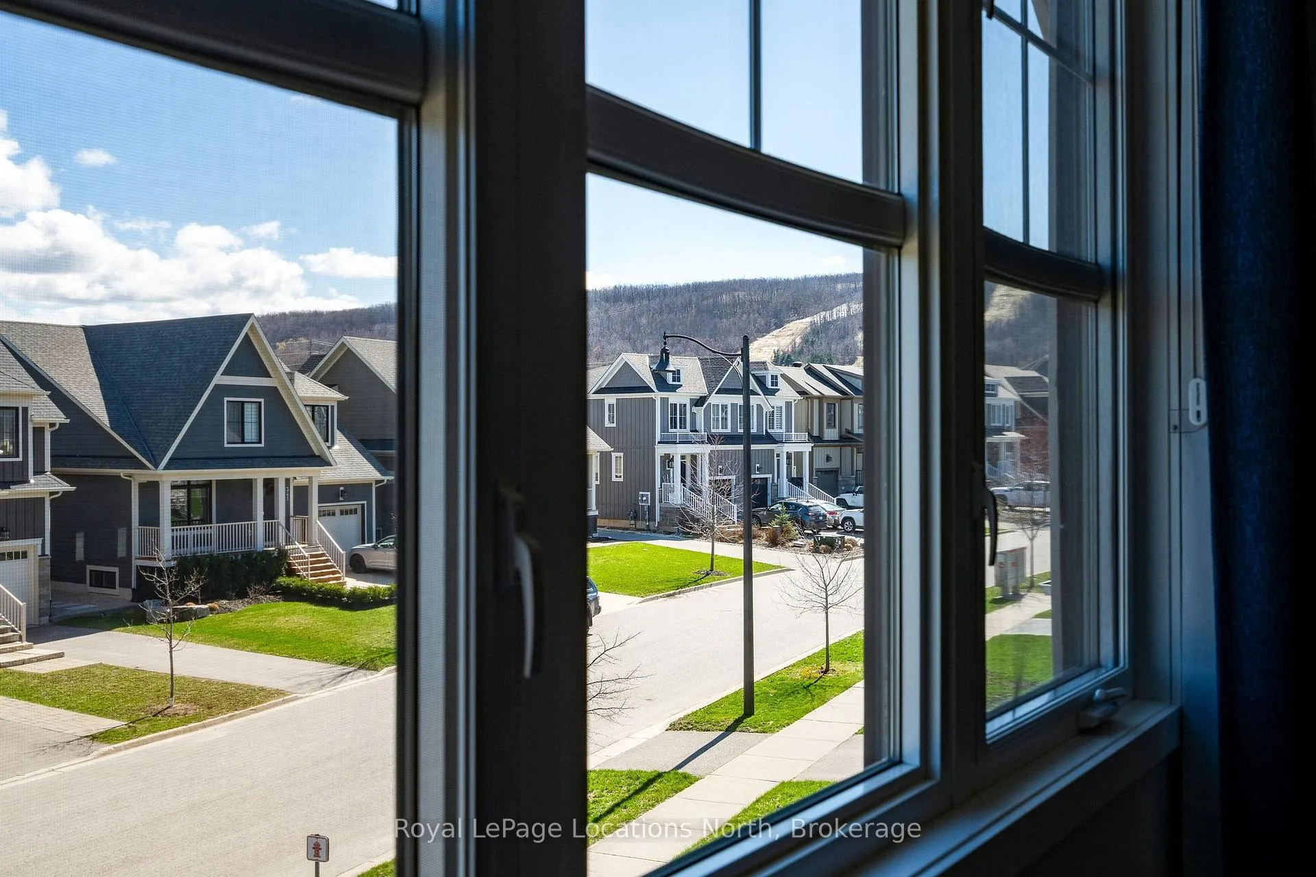 Photo 25 of 348 Yellow Birch Crescent, Blue Mountains — HOMEH