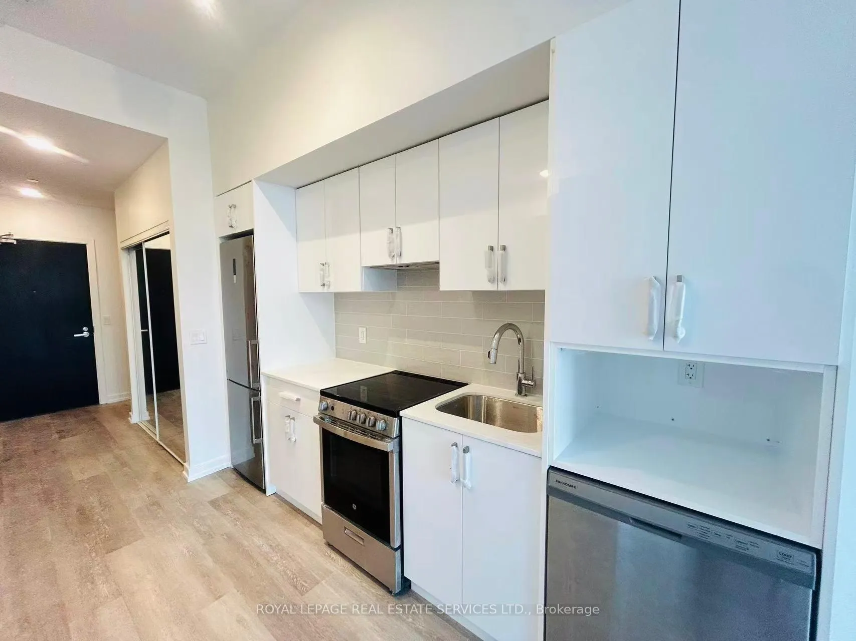 Photo 4 of Unit 705, 18 Maitland Terrace, Toronto, Church-Yonge Corridor — HOMEH