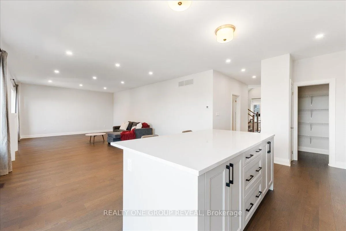 Photo 9 of 1054 Rippingale Trail, Peterborough, Northcrest Ward 5 — HOMEH