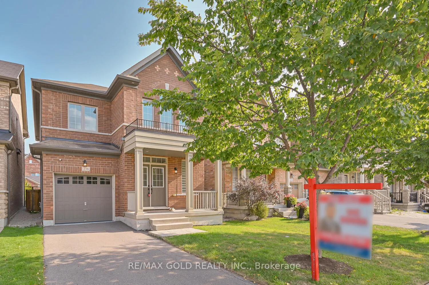 Front of 238 Kincardine Street