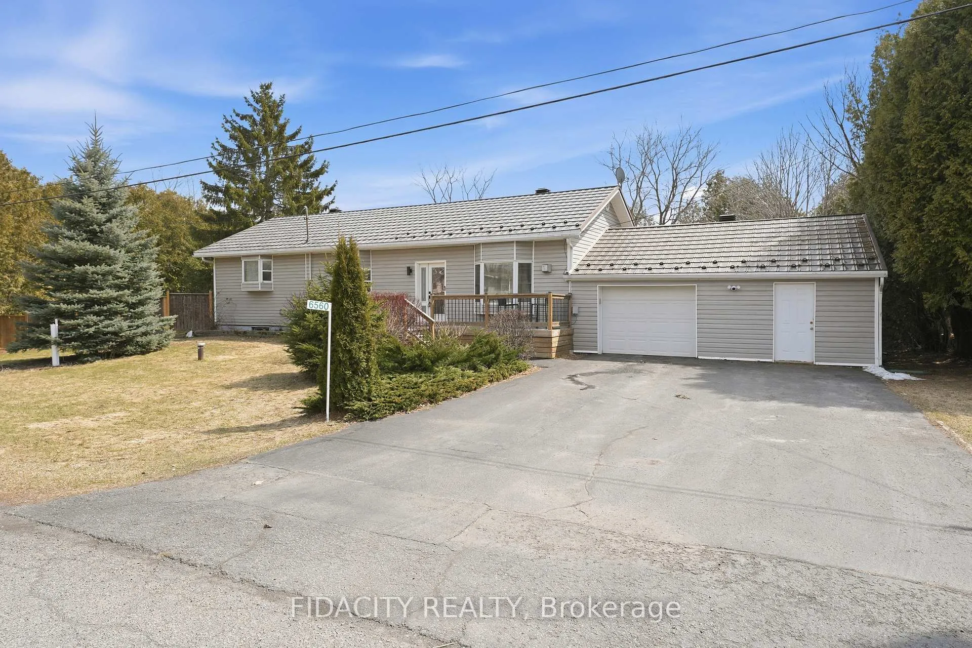 Photo 2 of 6560 Jack Pine Crescent, Ottawa, Greely — HOMEH