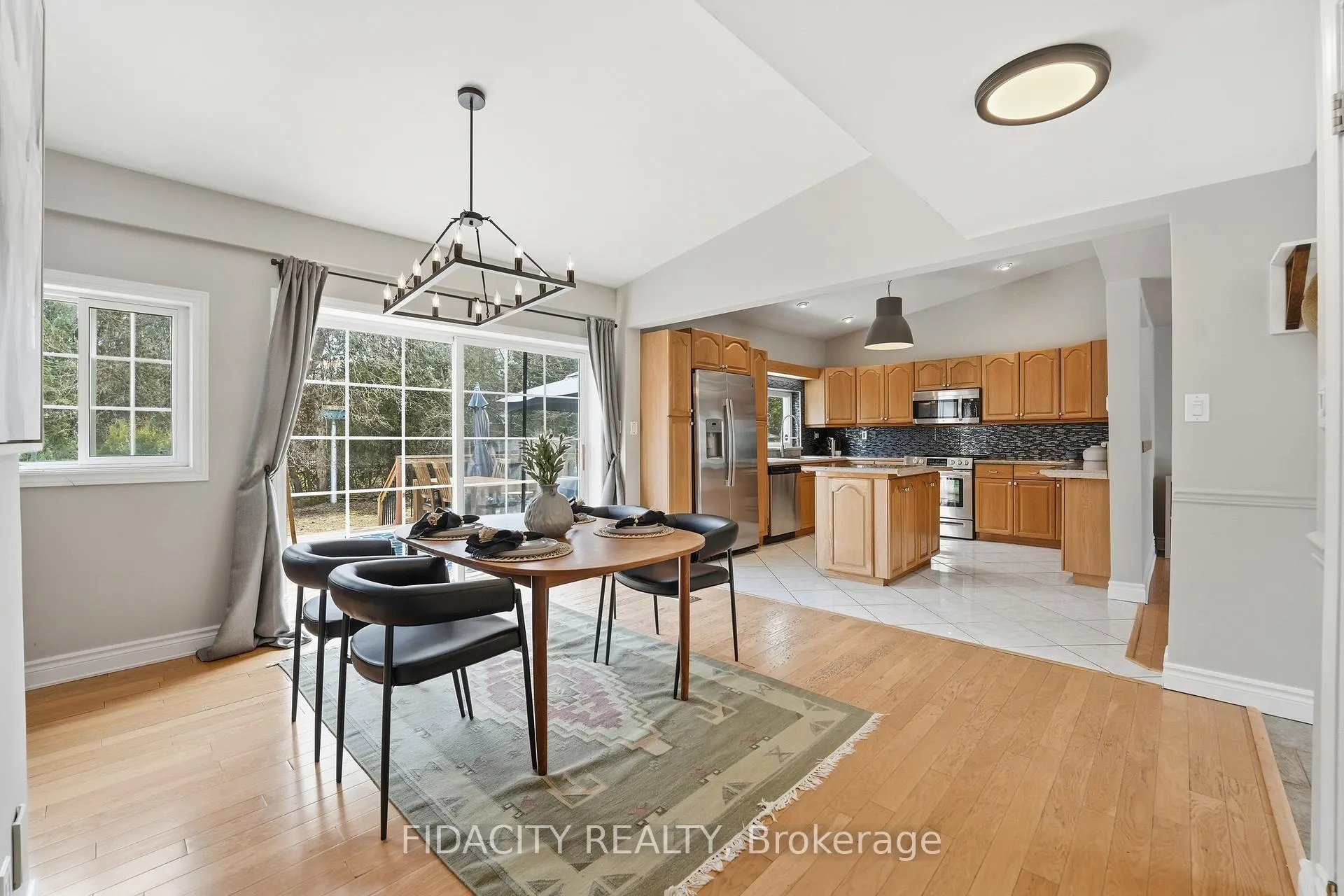 Photo 8 of 6560 Jack Pine Crescent, Ottawa, Greely — HOMEH