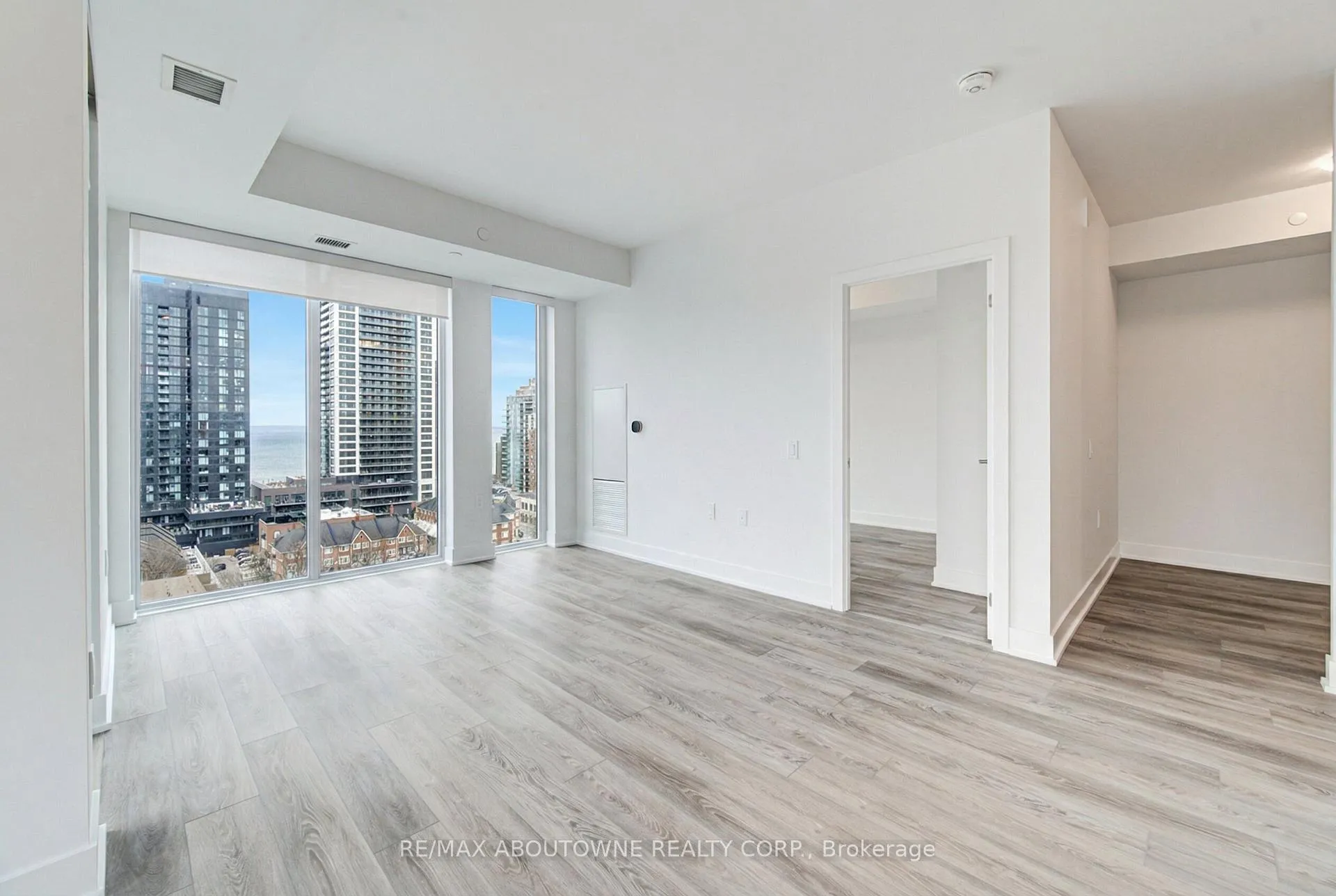 Photo 13 of Unit 1205, 2088 James Street, Burlington, Brant — HOMEH