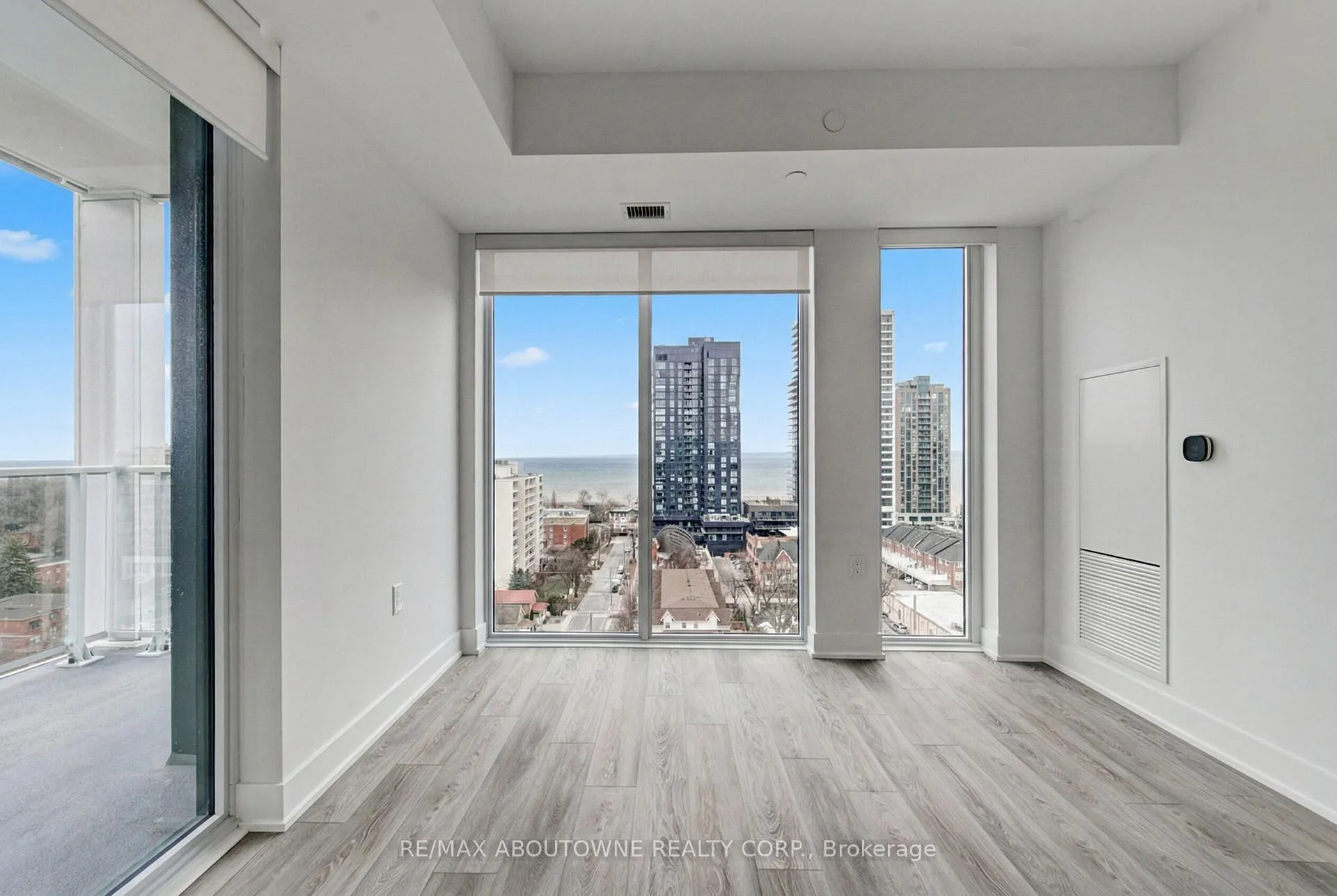 Photo 19 of Unit 1205, 2088 James Street, Burlington, Brant — HOMEH