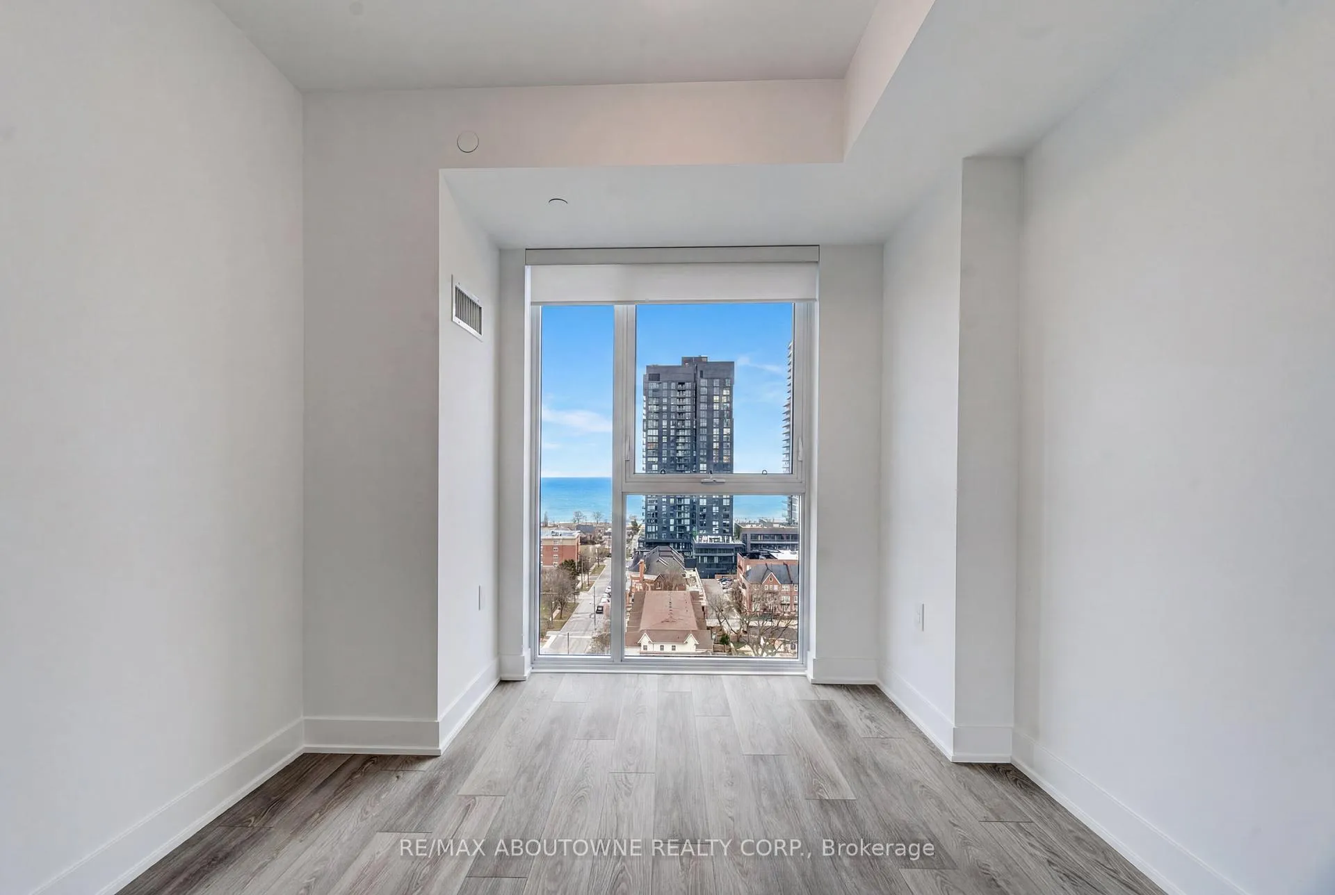 Photo 22 of Unit 1205, 2088 James Street, Burlington, Brant — HOMEH