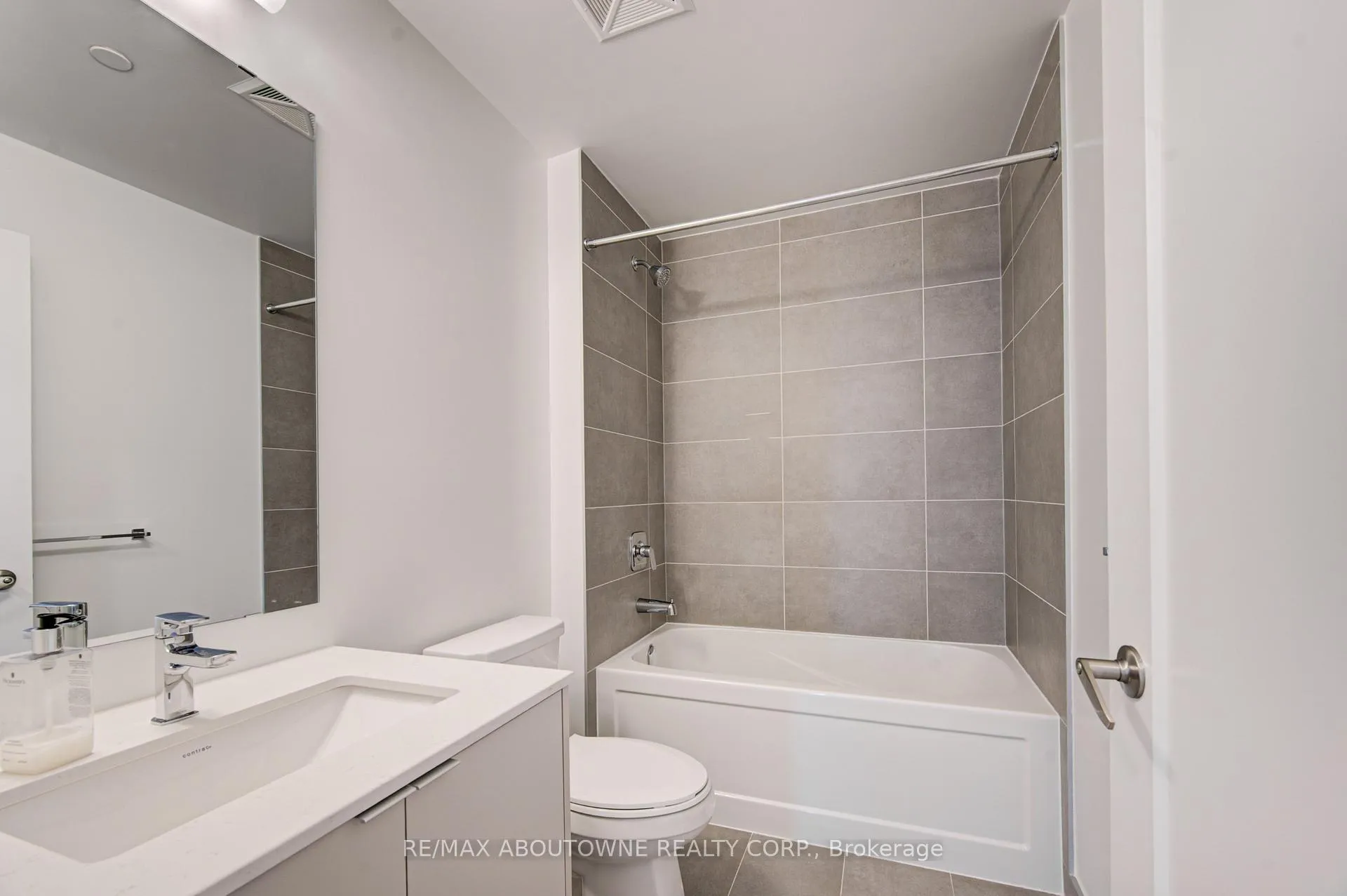 Photo 26 of Unit 1205, 2088 James Street, Burlington, Brant — HOMEH