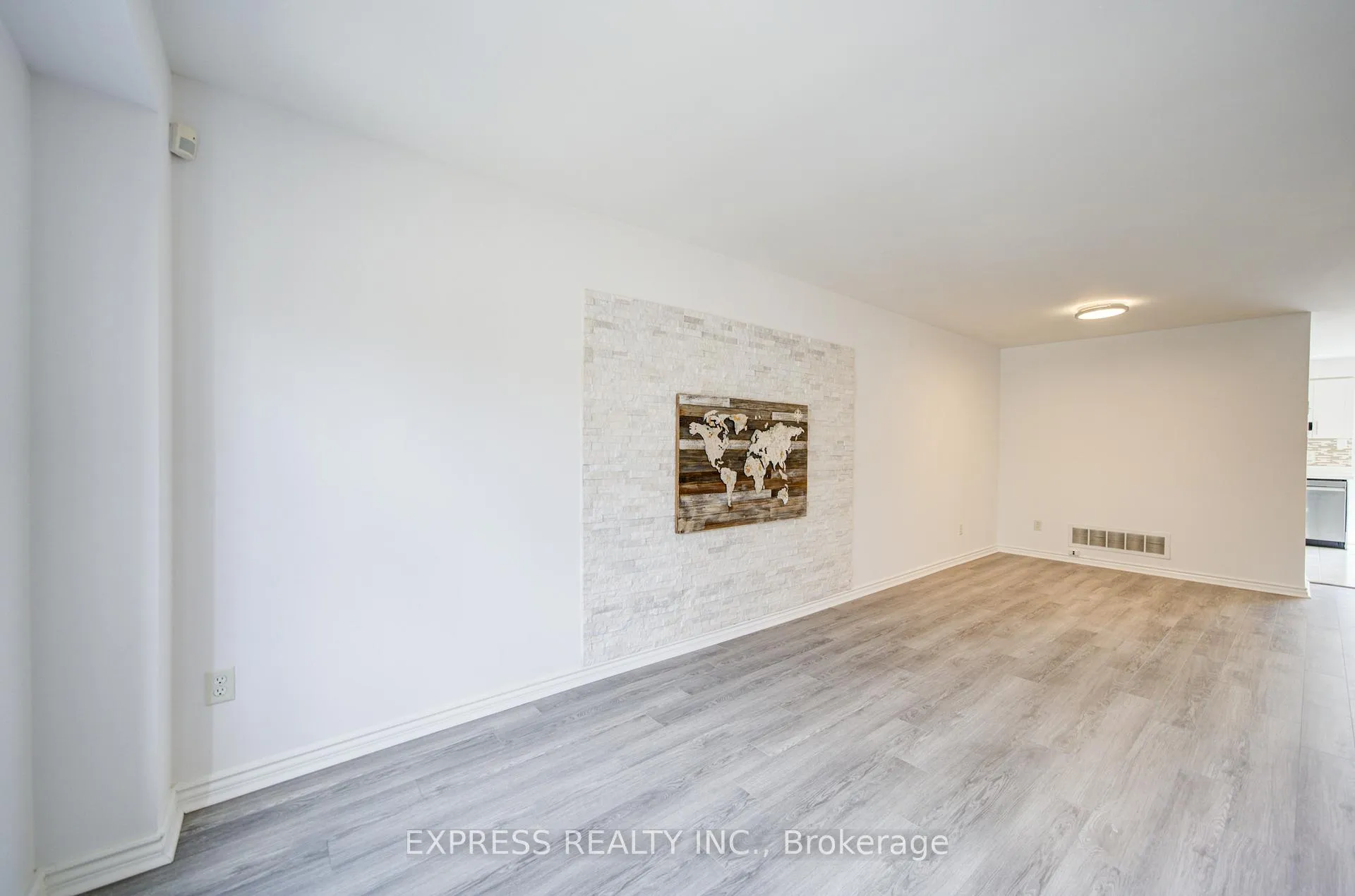 Photo 8 of 33 Schouten Crescent, Markham, Vinegar Hill — HOMEH