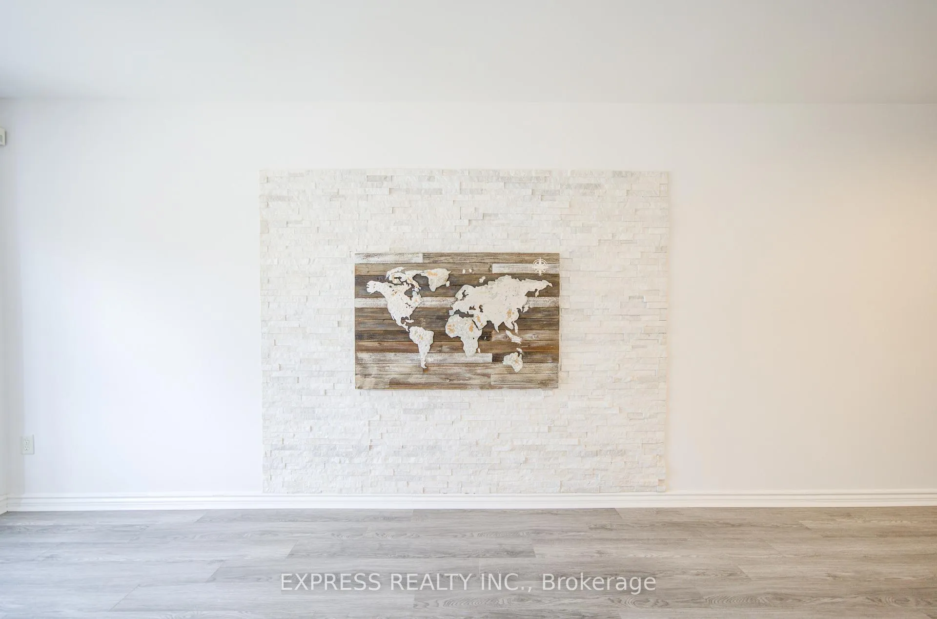 Photo 9 of 33 Schouten Crescent, Markham, Vinegar Hill — HOMEH