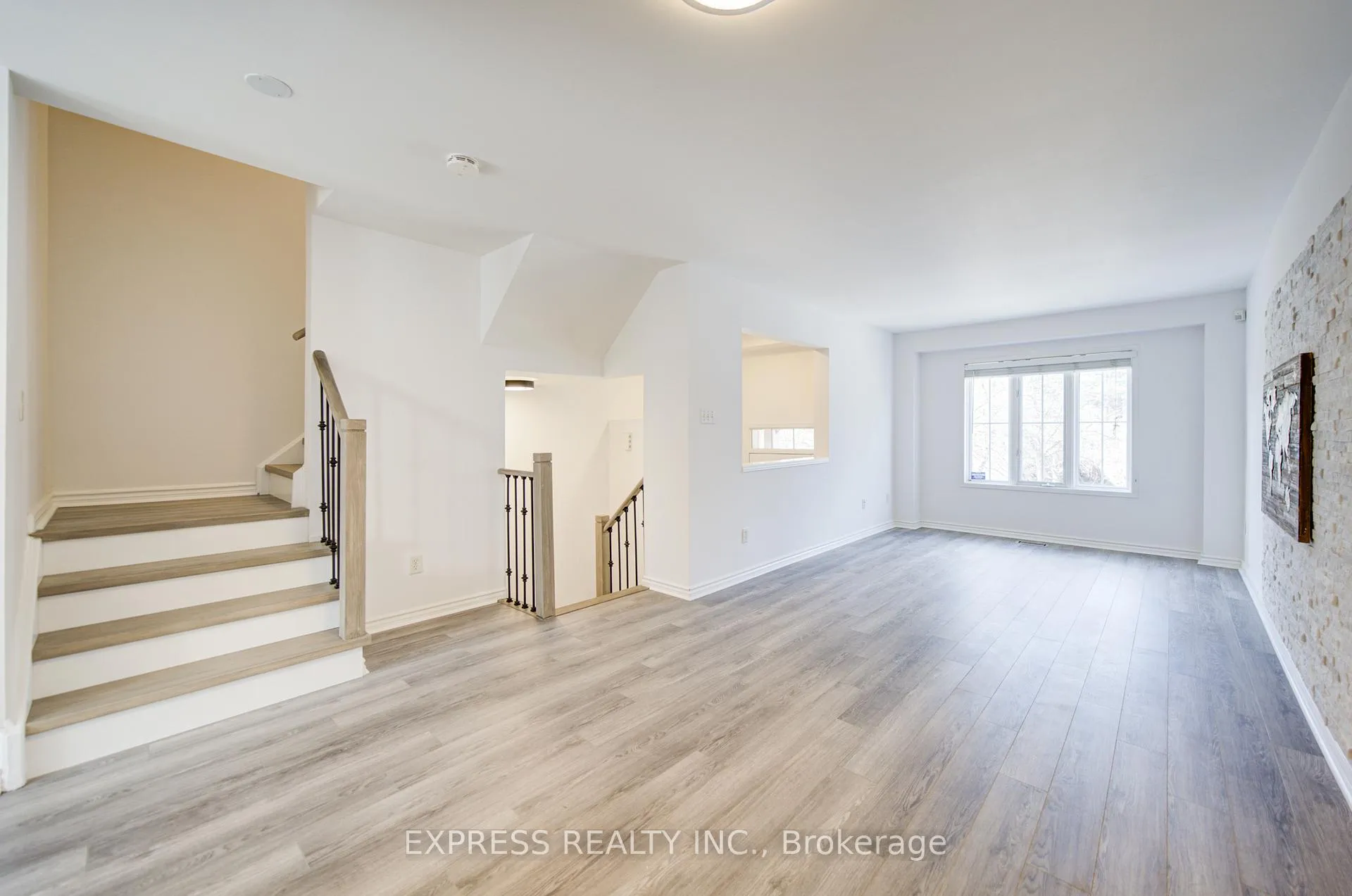 Photo 12 of 33 Schouten Crescent, Markham, Vinegar Hill — HOMEH
