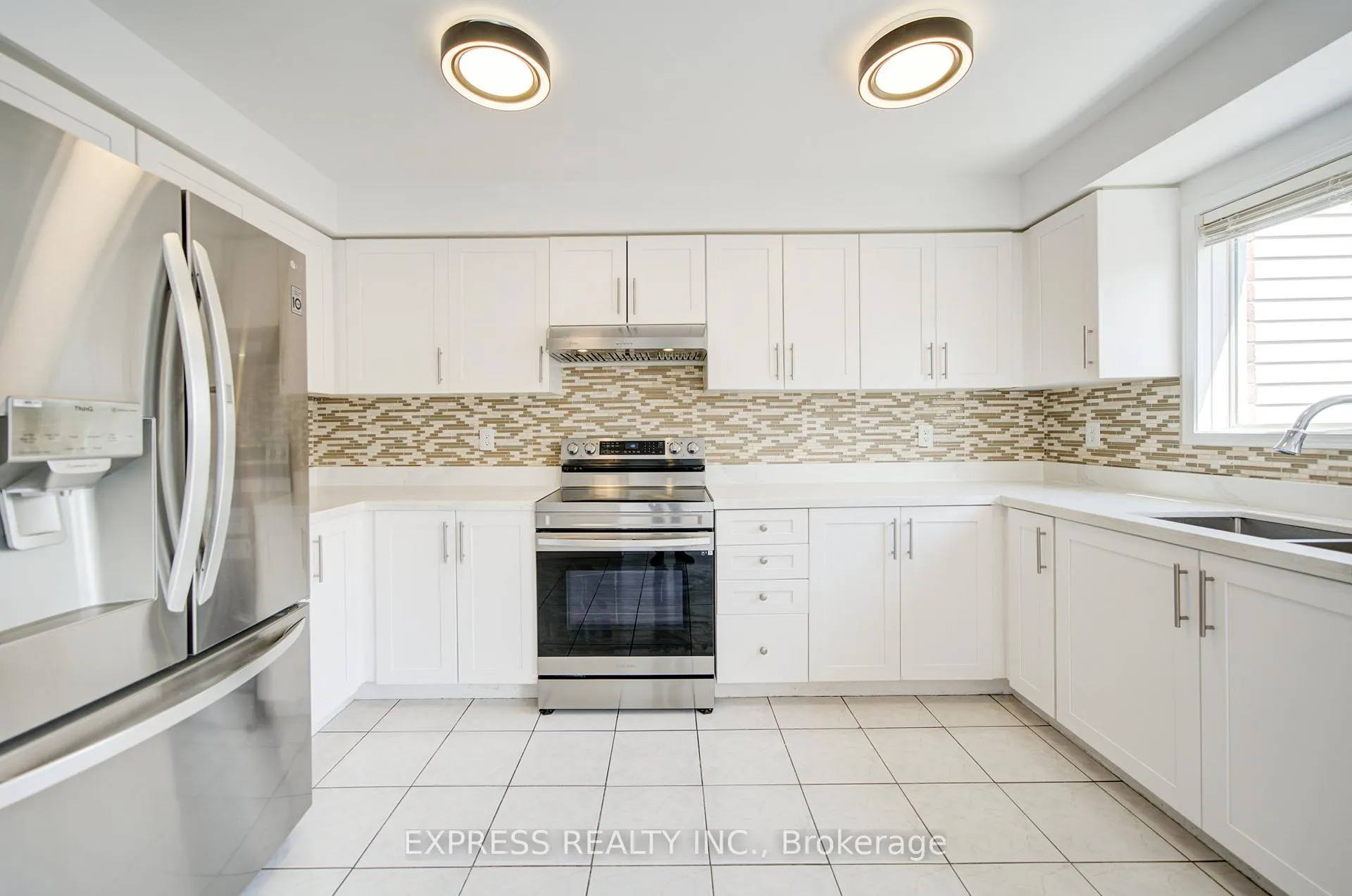 Photo 15 of 33 Schouten Crescent, Markham, Vinegar Hill — HOMEH