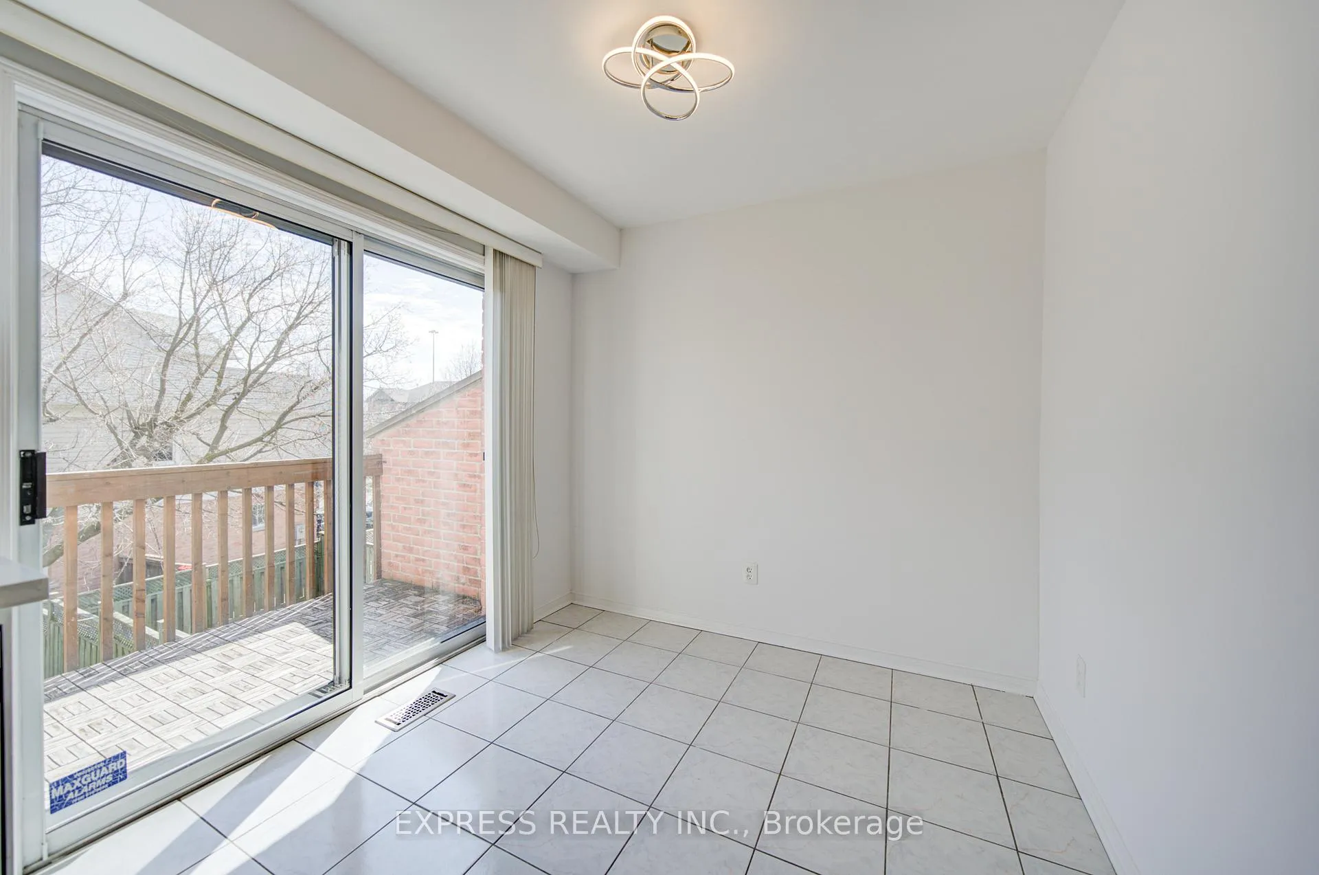 Photo 18 of 33 Schouten Crescent, Markham, Vinegar Hill — HOMEH
