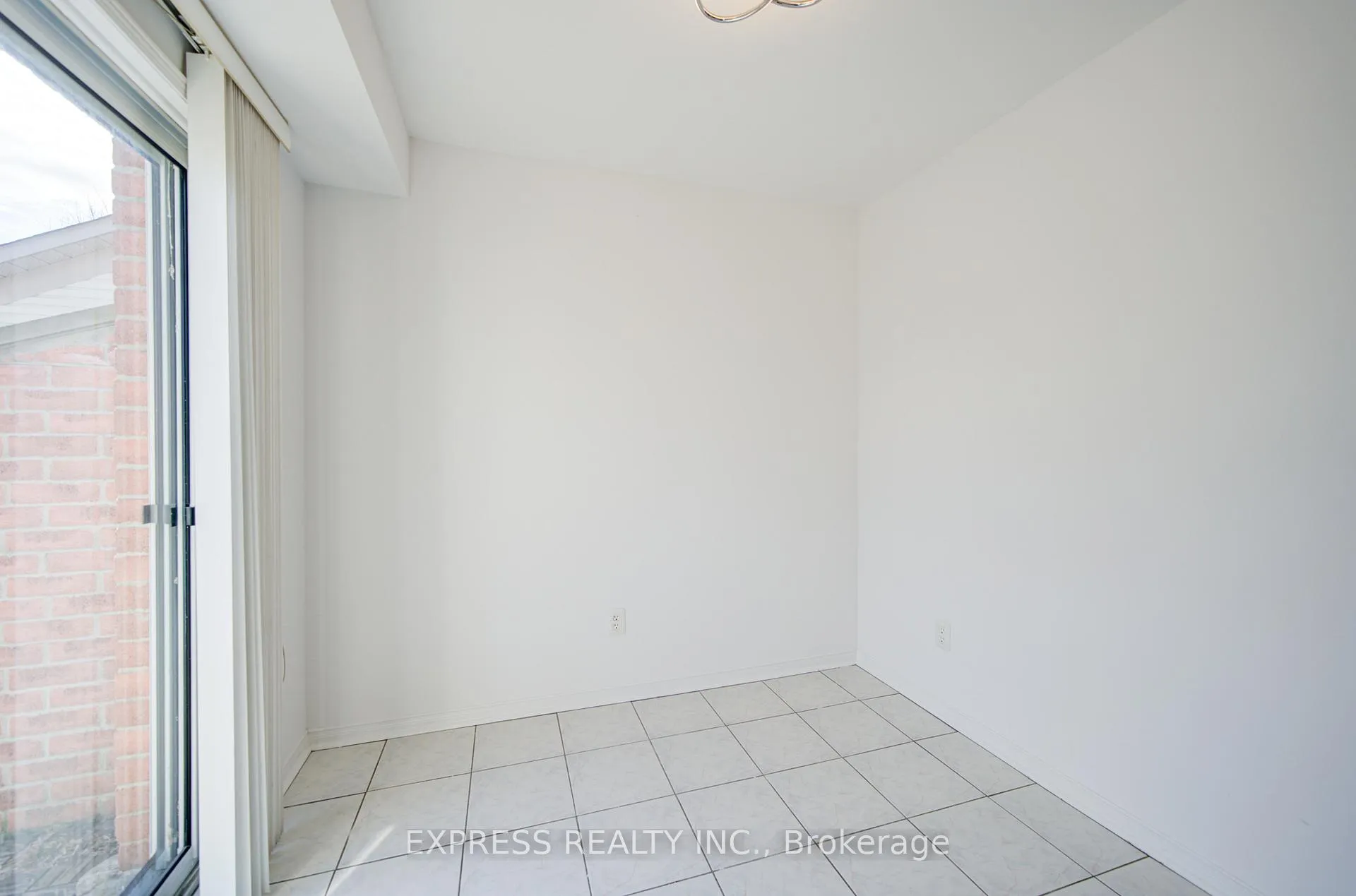 Photo 19 of 33 Schouten Crescent, Markham, Vinegar Hill — HOMEH
