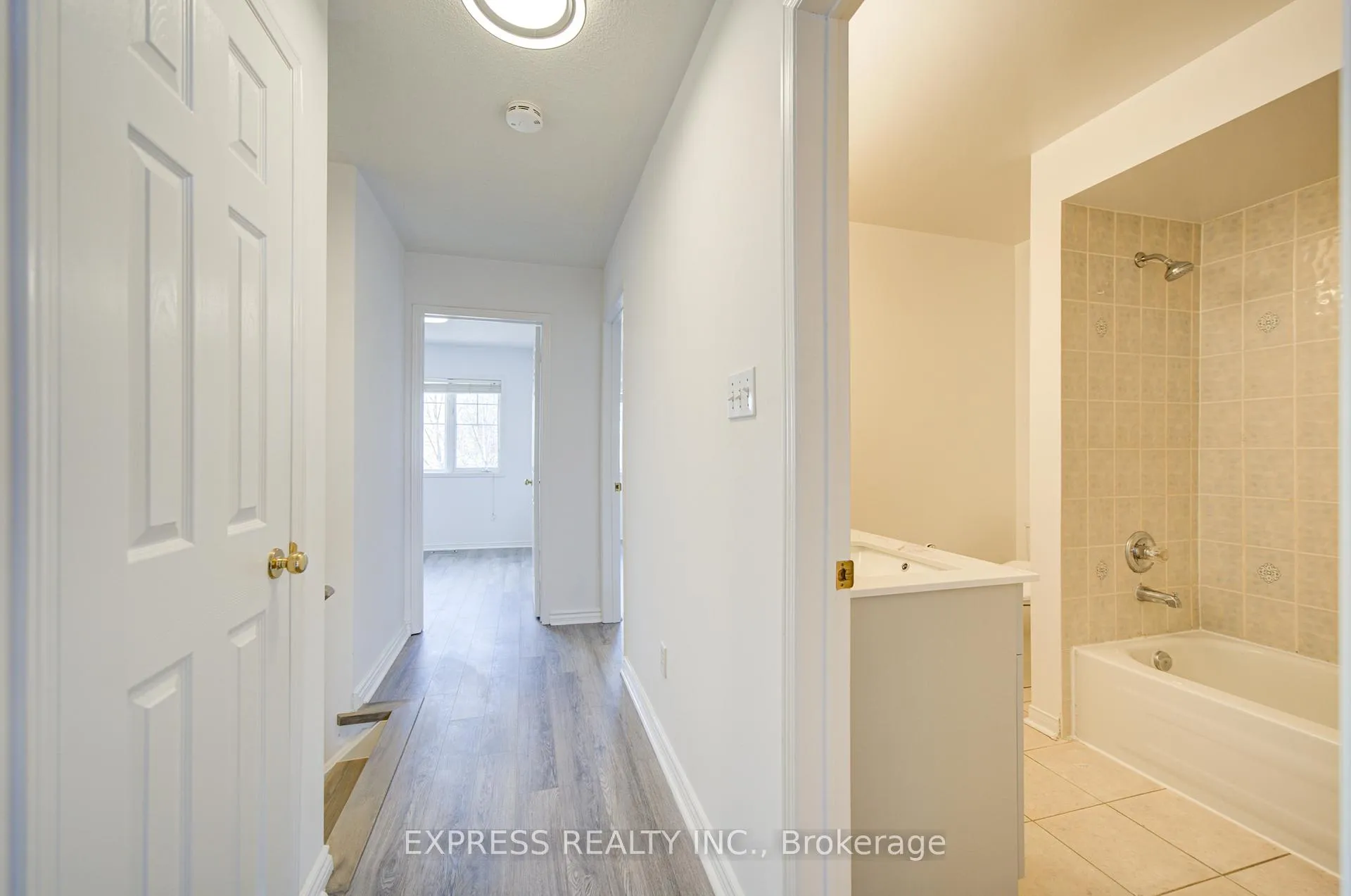 Photo 23 of 33 Schouten Crescent, Markham, Vinegar Hill — HOMEH