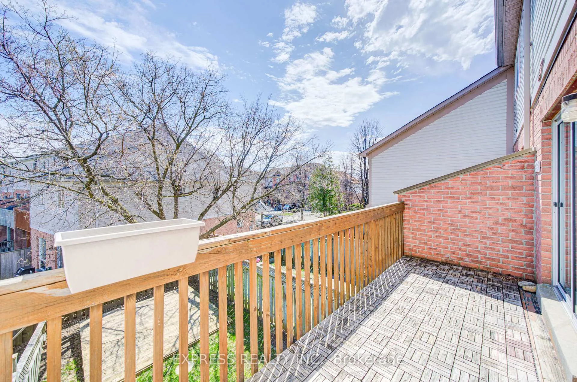 Photo 24 of 33 Schouten Crescent, Markham, Vinegar Hill — HOMEH