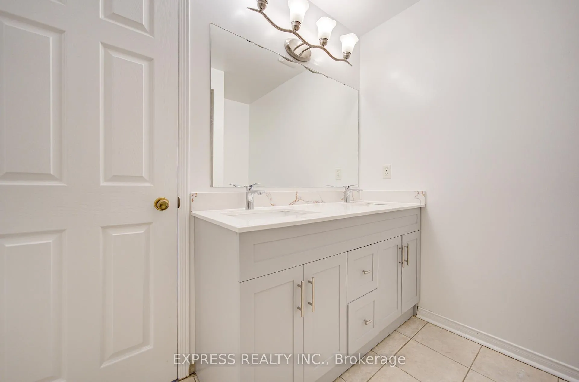 Photo 31 of 33 Schouten Crescent, Markham, Vinegar Hill — HOMEH