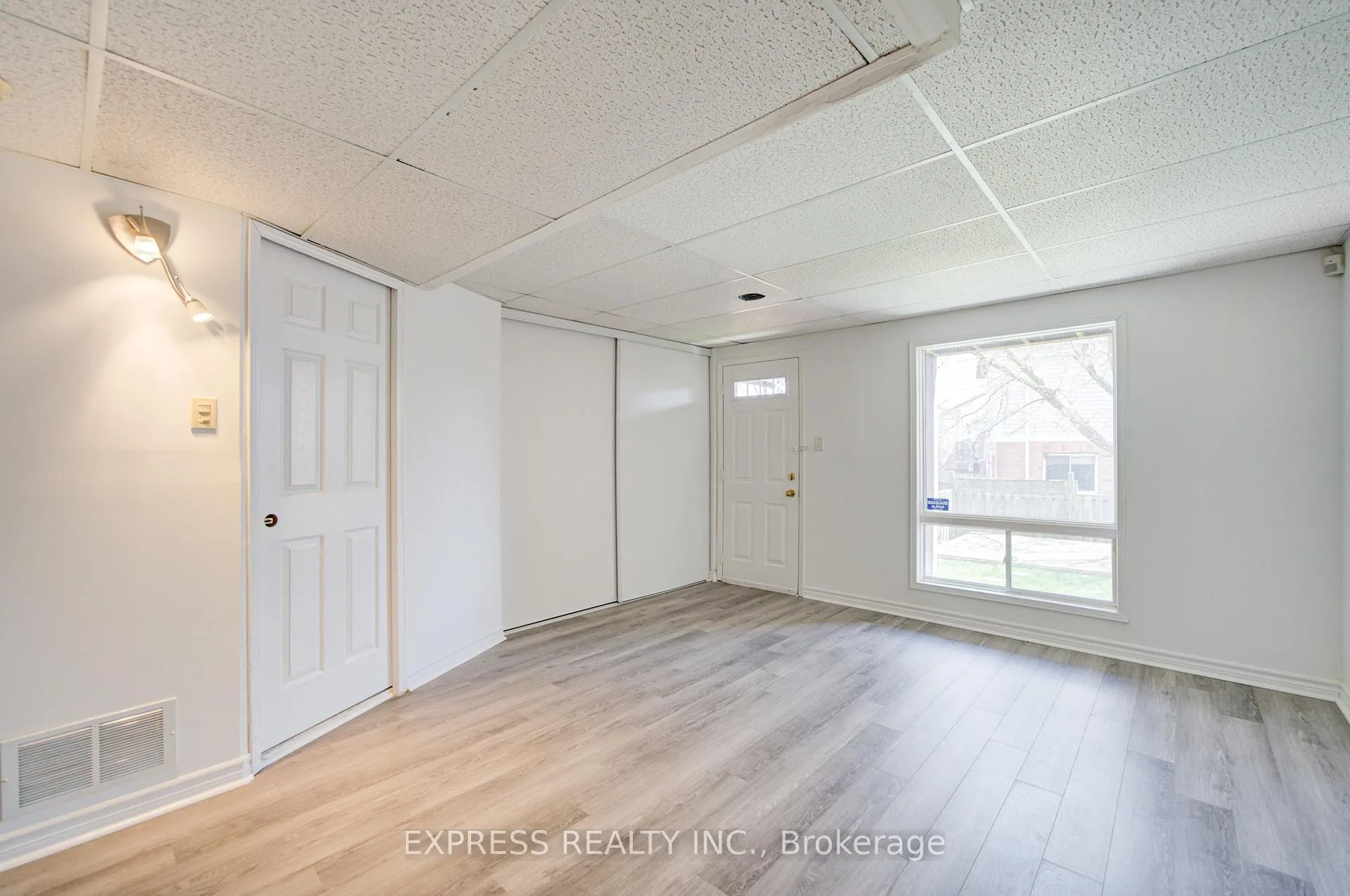 Photo 40 of 33 Schouten Crescent, Markham, Vinegar Hill — HOMEH