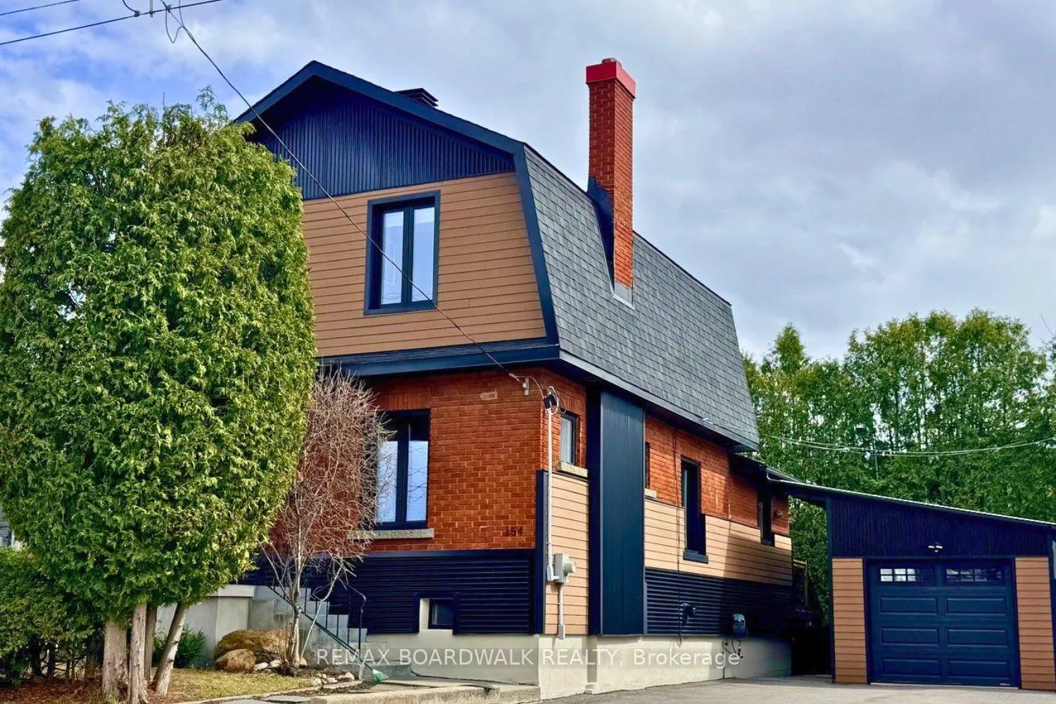 Photo 1 of 154 Queen Mary Street, Ottawa, Overbrook/Castle Heights — HOMEH