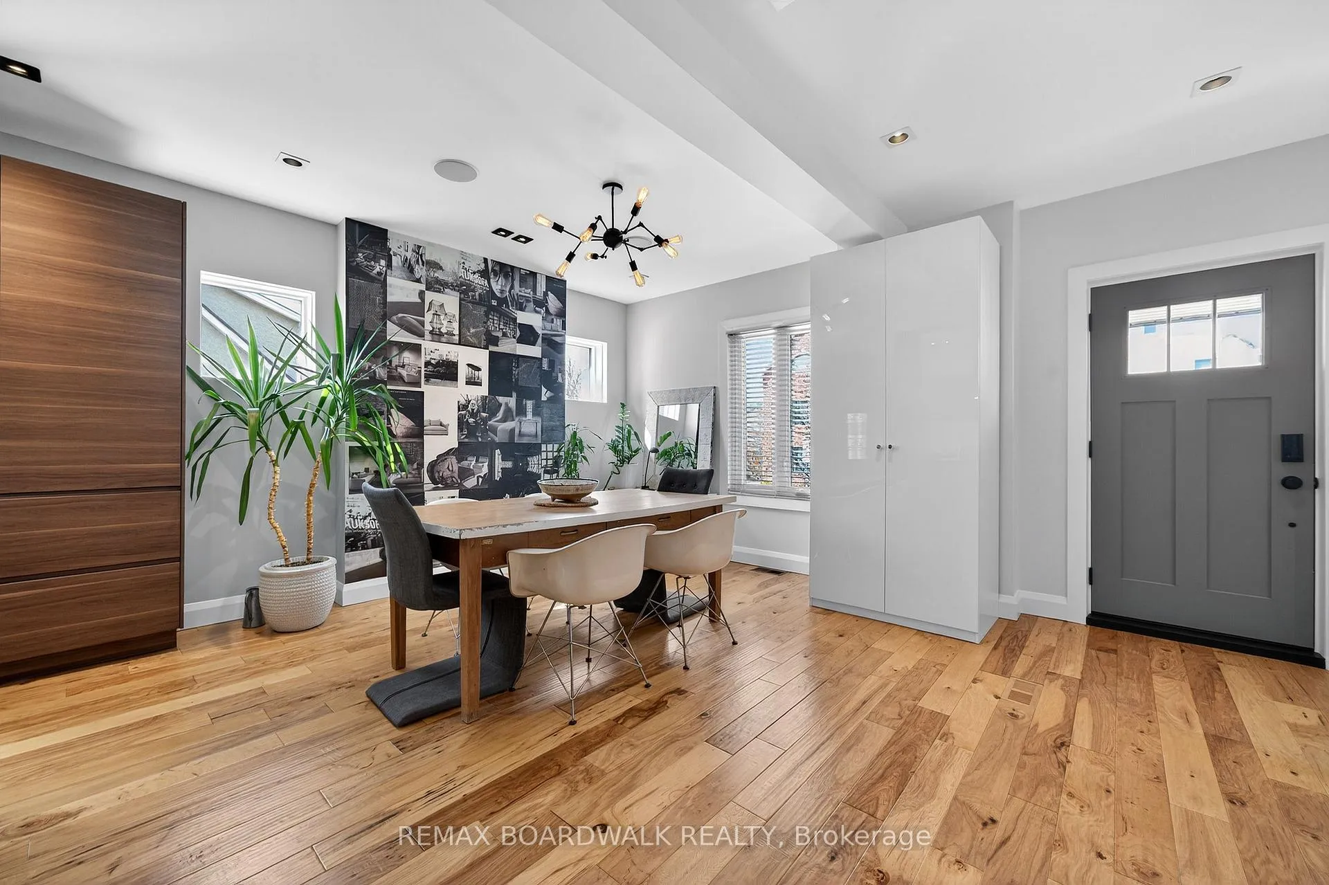 Photo 6 of 154 Queen Mary Street, Ottawa, Overbrook/Castle Heights — HOMEH