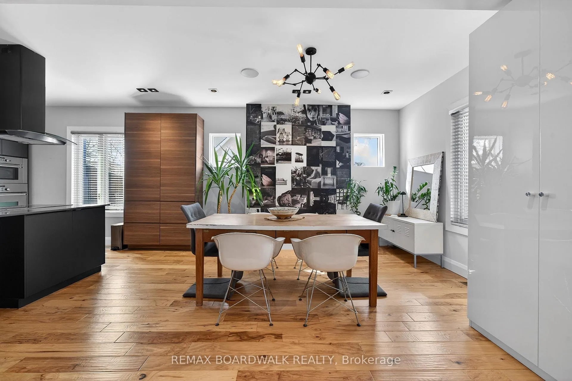 Photo 7 of 154 Queen Mary Street, Ottawa, Overbrook/Castle Heights — HOMEH