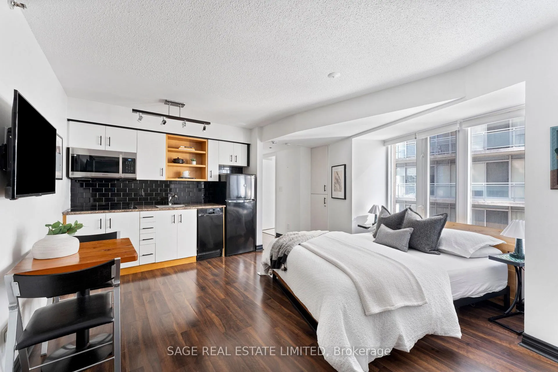 Photo 1 of Unit 1507, 200 Victoria Street, Toronto, Church-Yonge Corridor — HOMEH