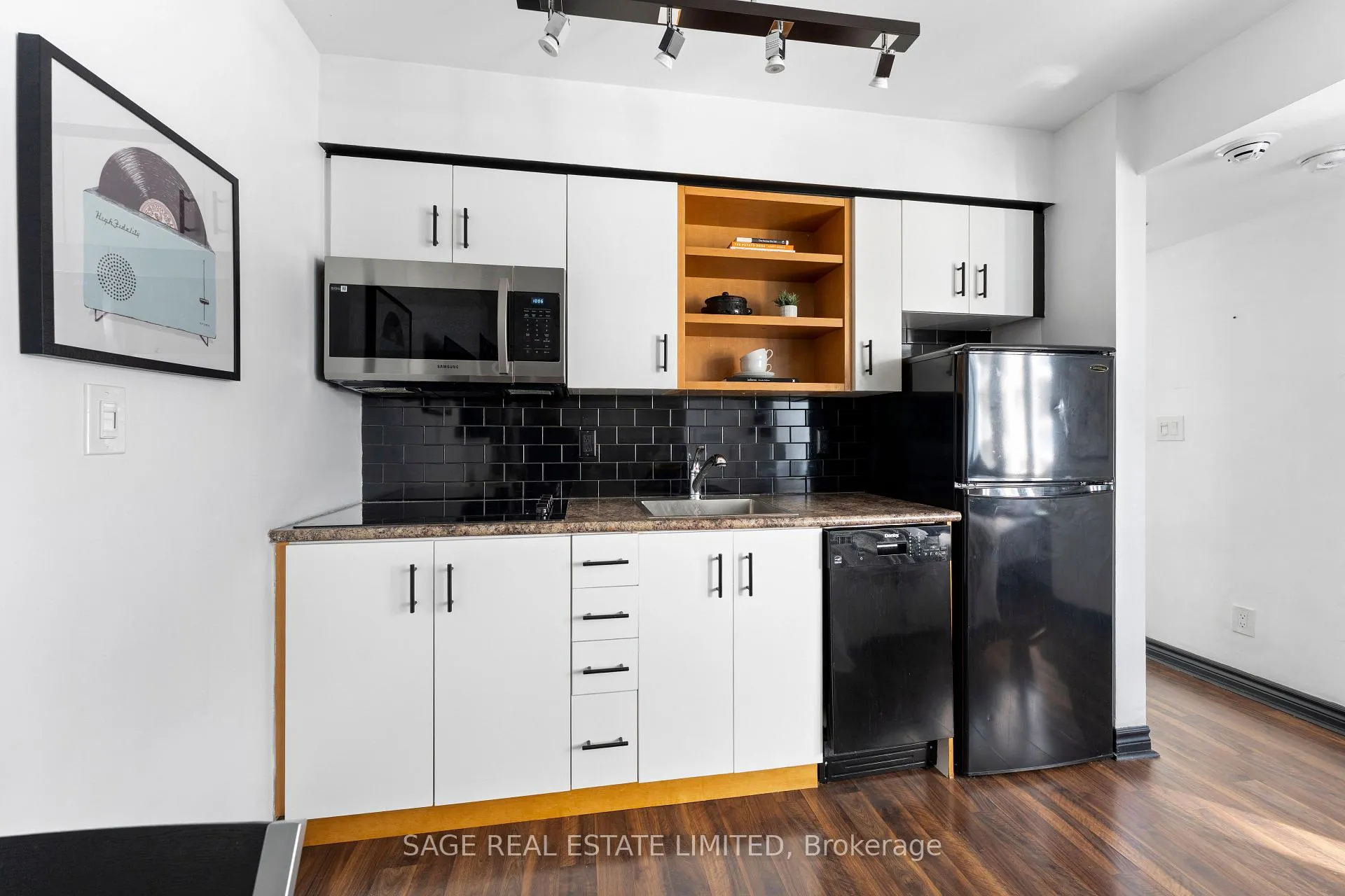 Photo 8 of Unit 1507, 200 Victoria Street, Toronto, Church-Yonge Corridor — HOMEH