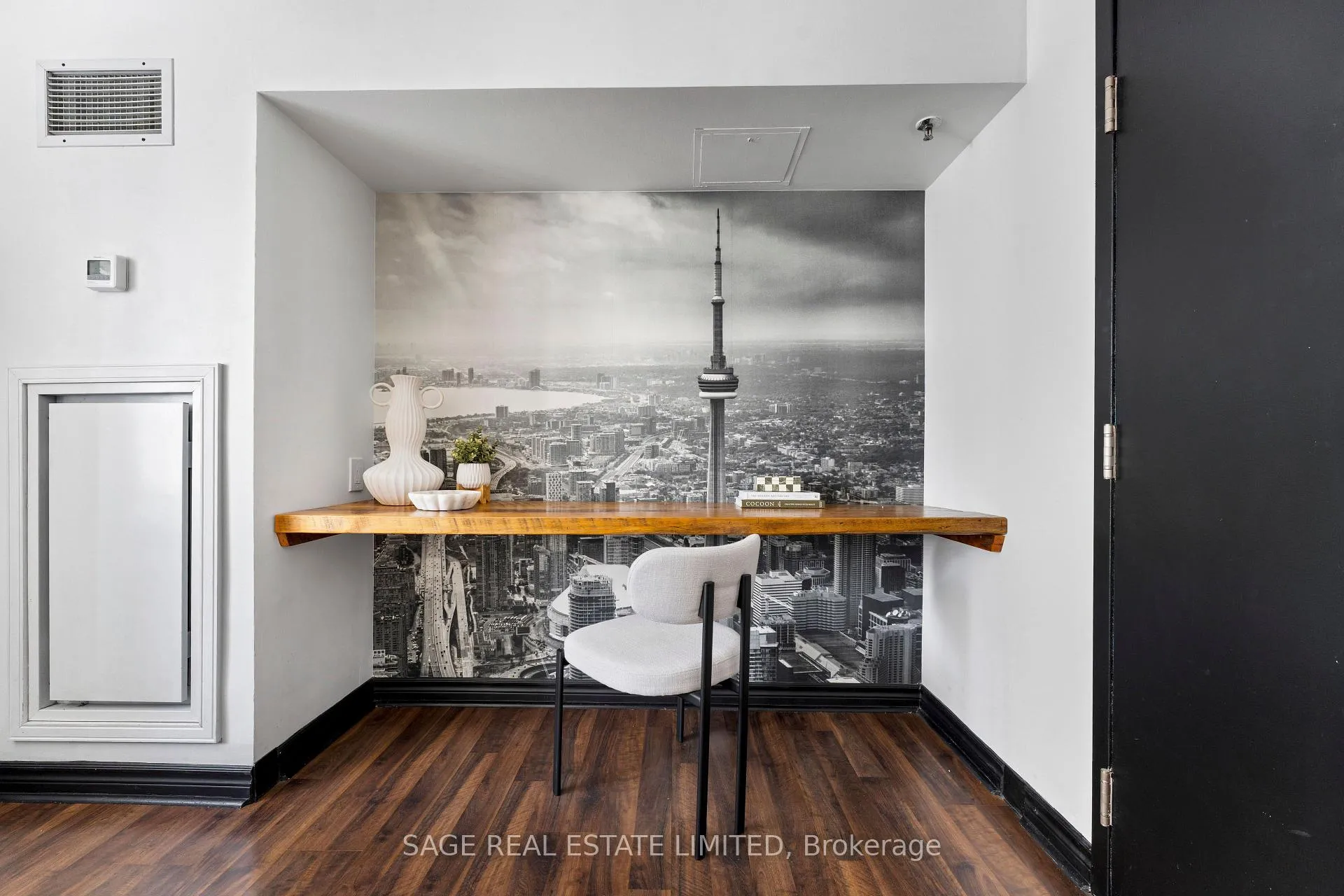 Photo 9 of Unit 1507, 200 Victoria Street, Toronto, Church-Yonge Corridor — HOMEH