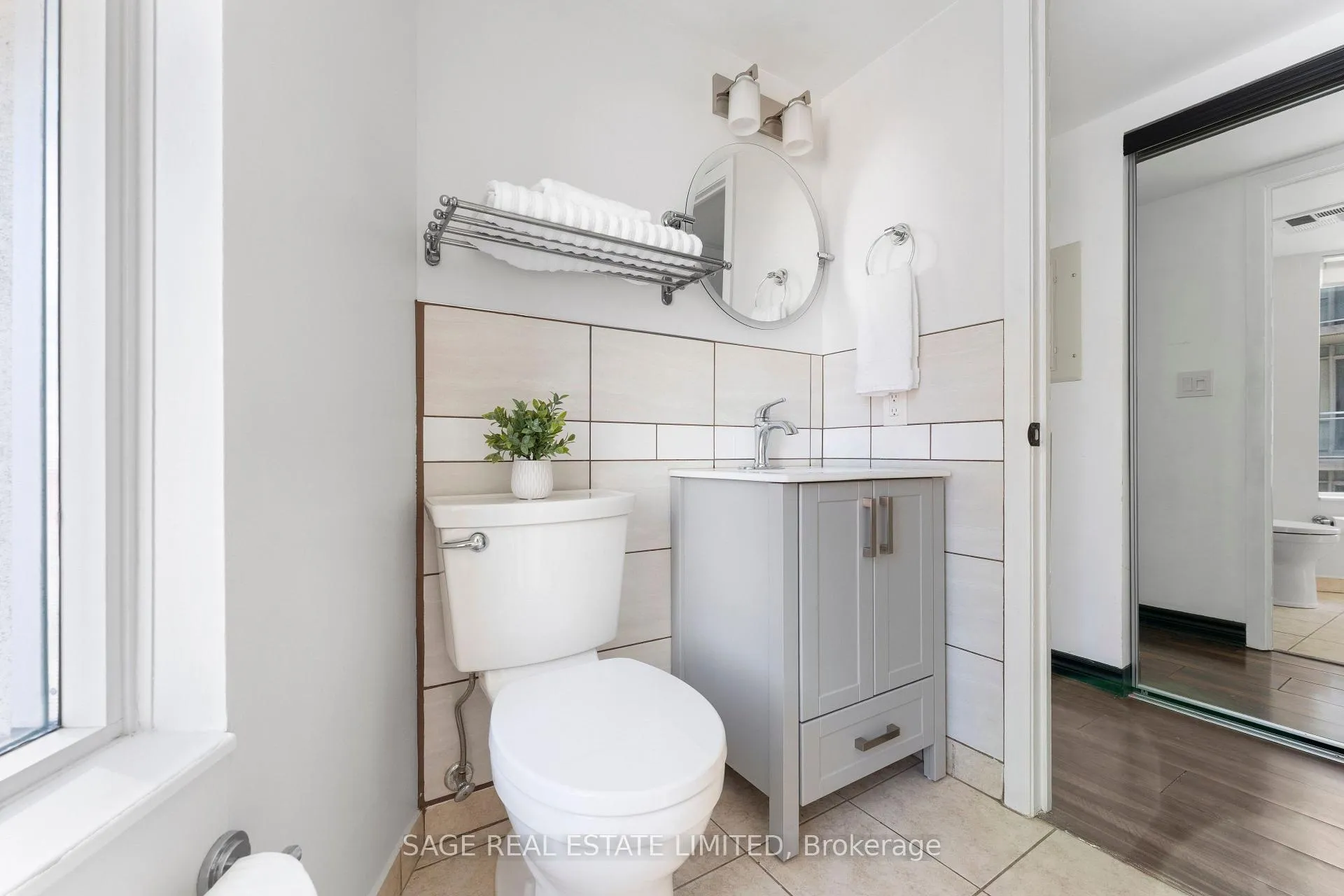 Photo 12 of Unit 1507, 200 Victoria Street, Toronto, Church-Yonge Corridor — HOMEH